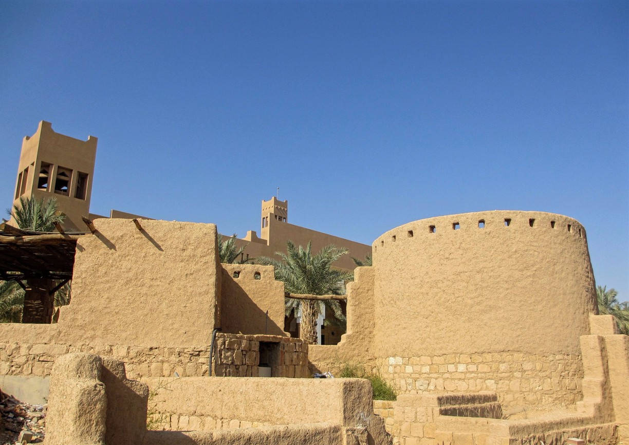 Riyadh, mud-brick fortress, round towers, SD Desktop Wallpaper