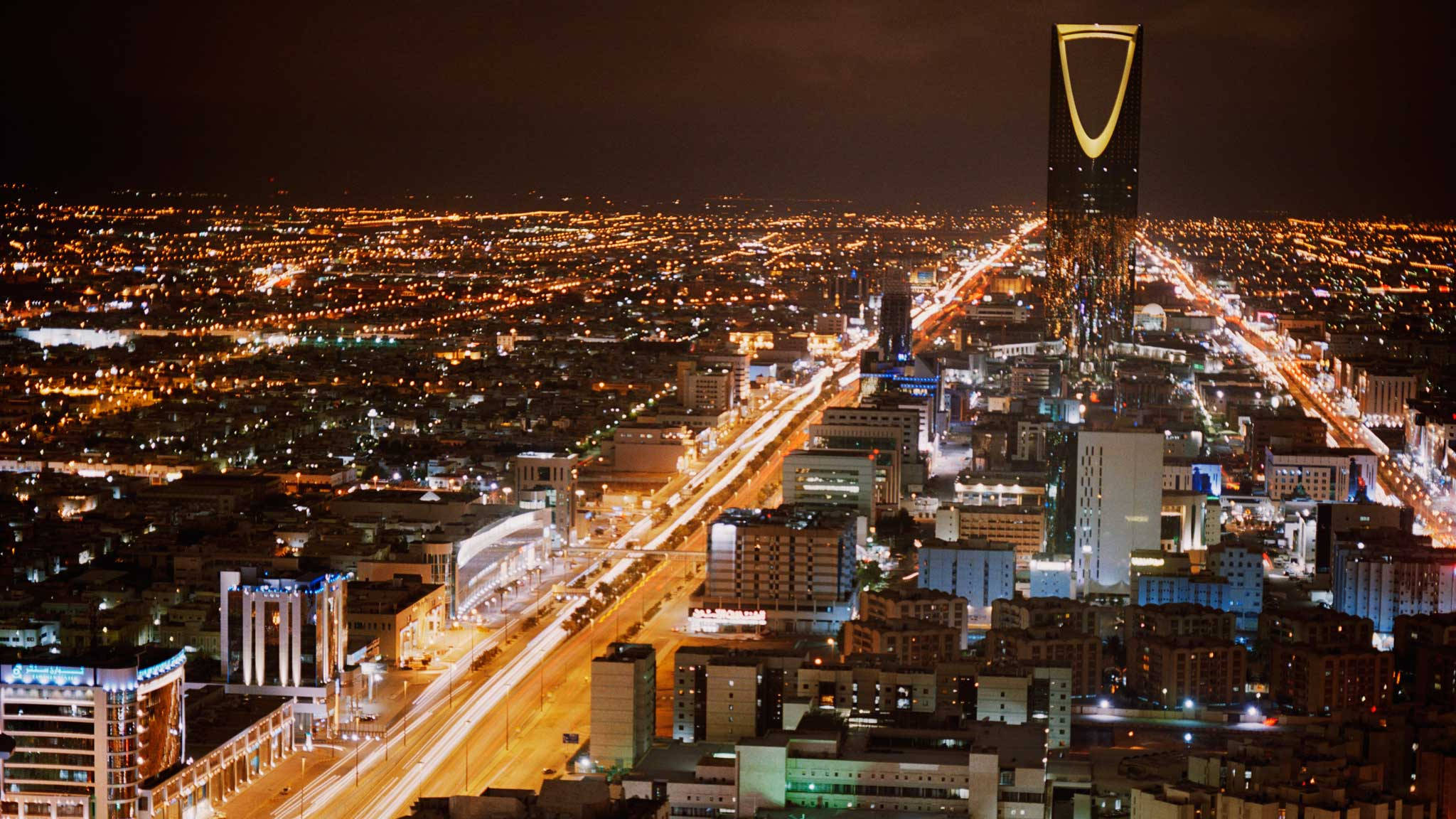 Riyadh, golden streetlights, glowing skyscrapers, Full HD Desktop Wallpaper