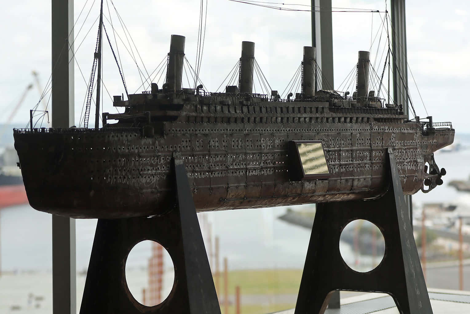 RMS Titanic Museum, Titanic, dark metal model, HD Desktop Wallpaper