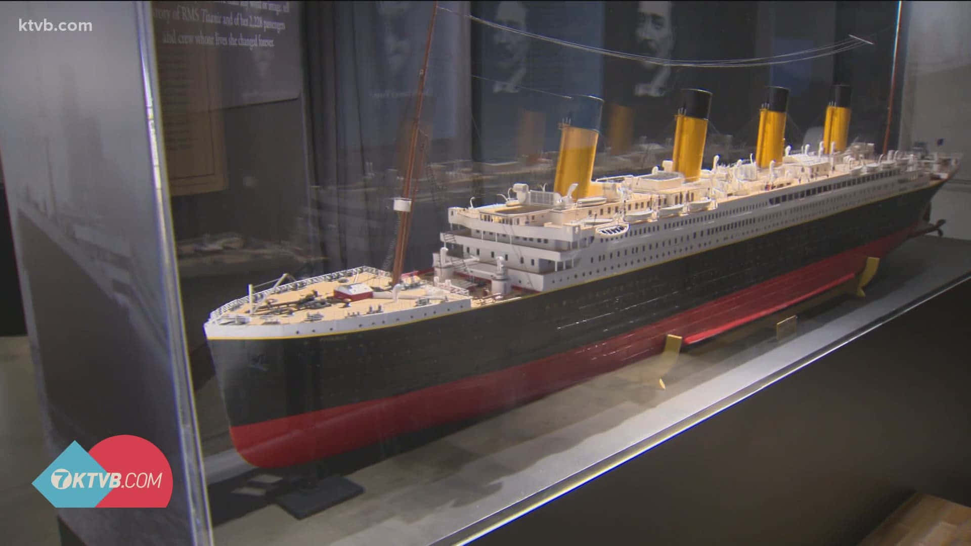 RMS Titanic Museum, ship model, glass case, Full HD Desktop Wallpaper