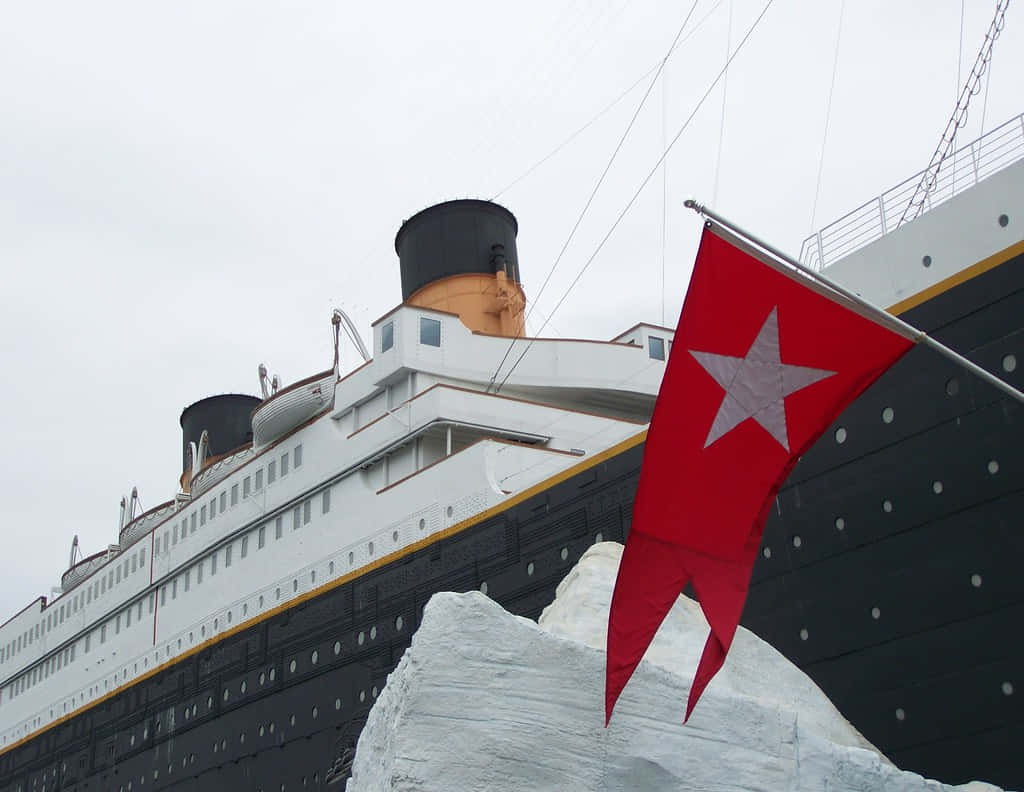 RMS Titanic Museum, black and white ocean liner, snowy iceberg, SD Desktop Wallpaper