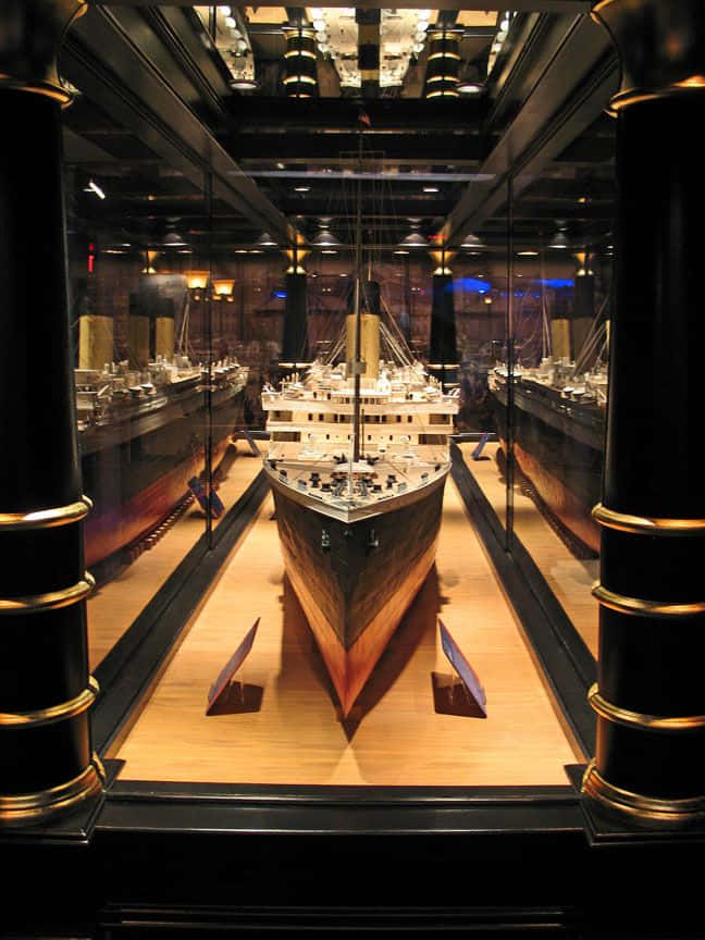 RMS Titanic Museum, Titanic, glass case, SD Phone Wallpaper