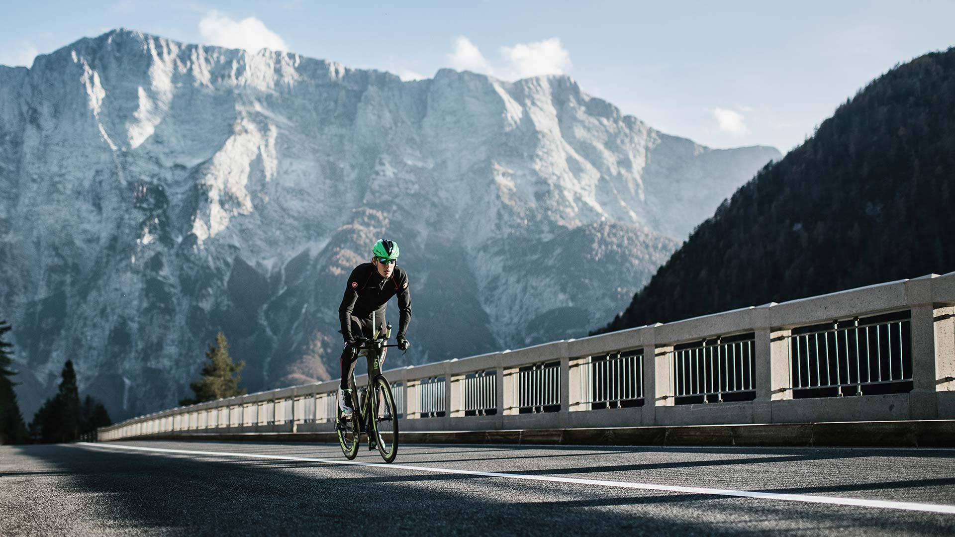 road bike, green helmet, sunlit mountain road, Full HD Desktop Wallpaper