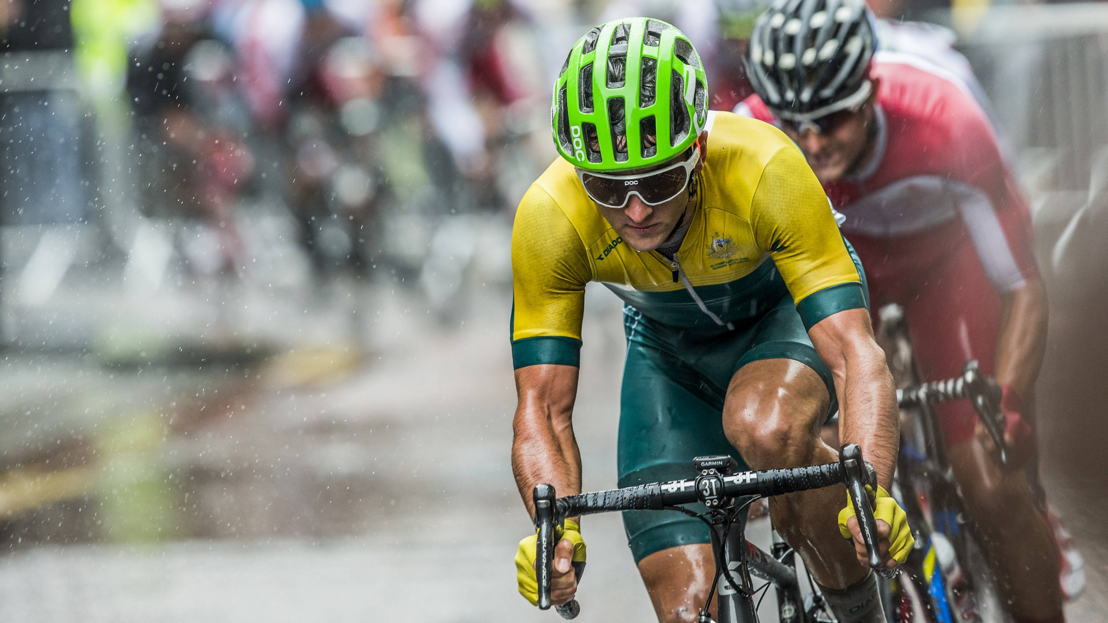 yellow and green jersey, rainy race, cyclist, 4K Desktop Wallpaper