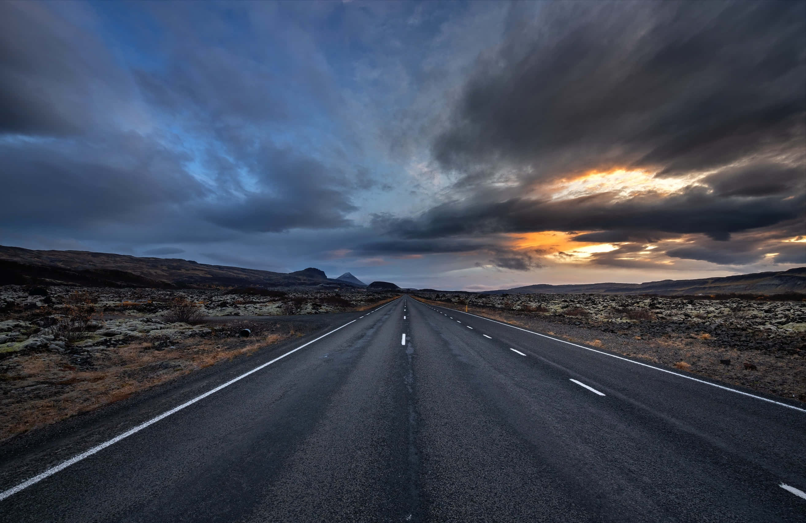 dark empty road, twilight sky, dark clouds, 2K Desktop Wallpaper