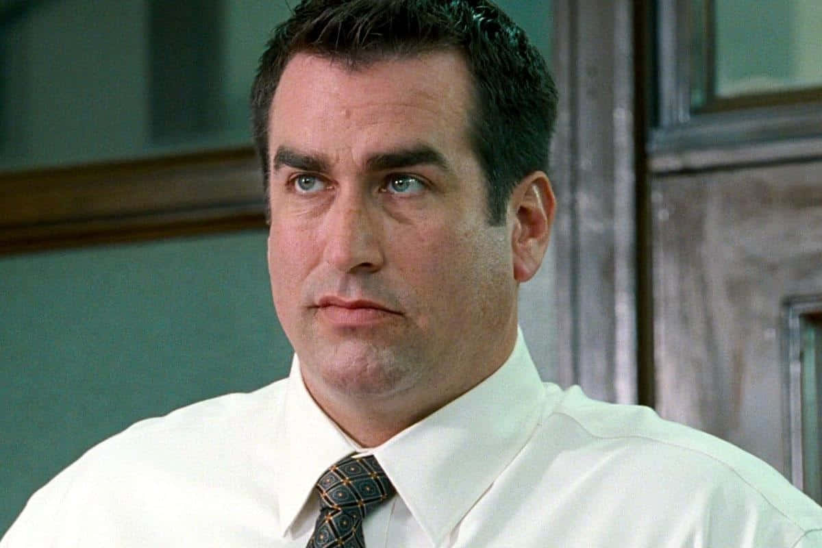 Rob Riggle, white shirt, patterned tie, SD Desktop Wallpaper