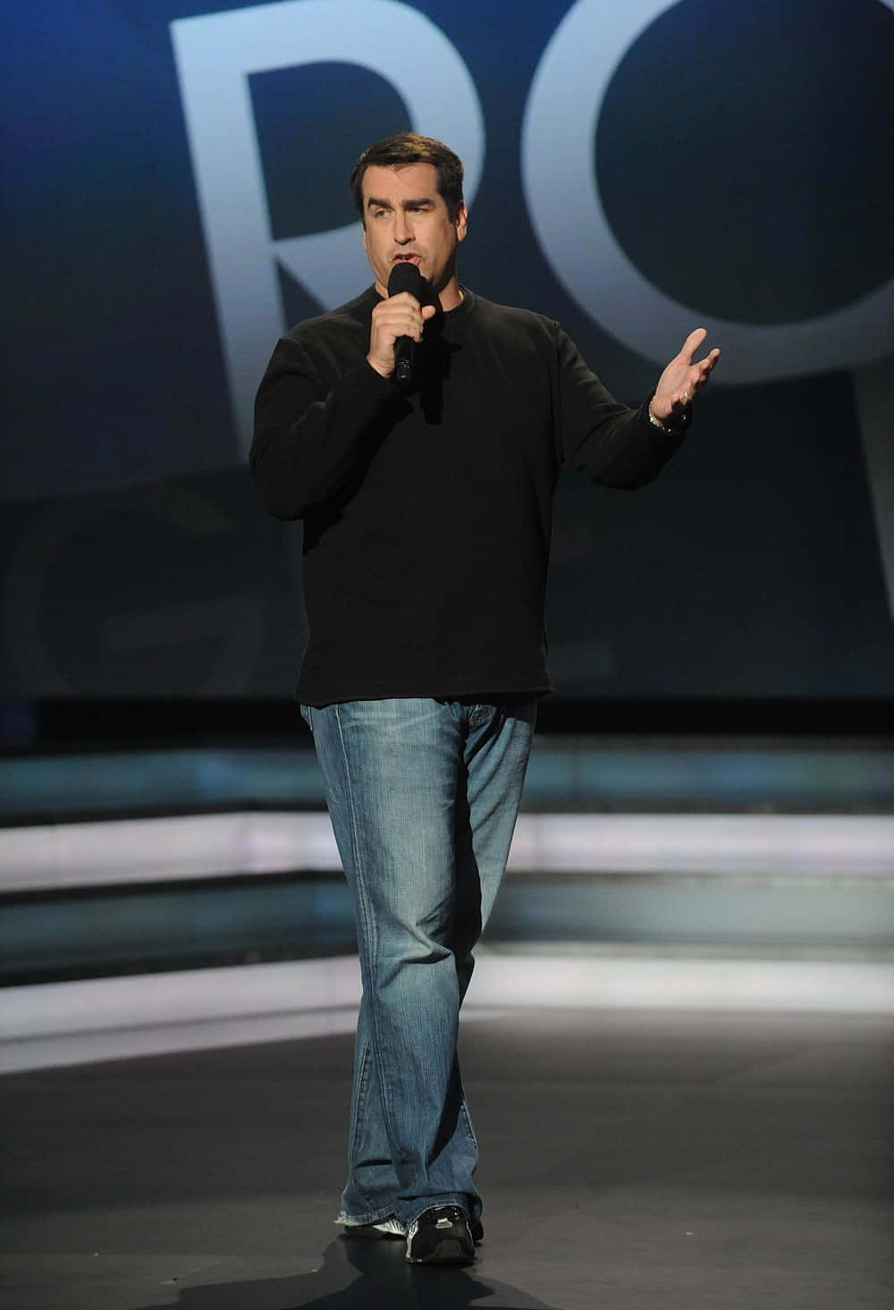 Rob Riggle, black sweater, jeans, HD Phone Wallpaper