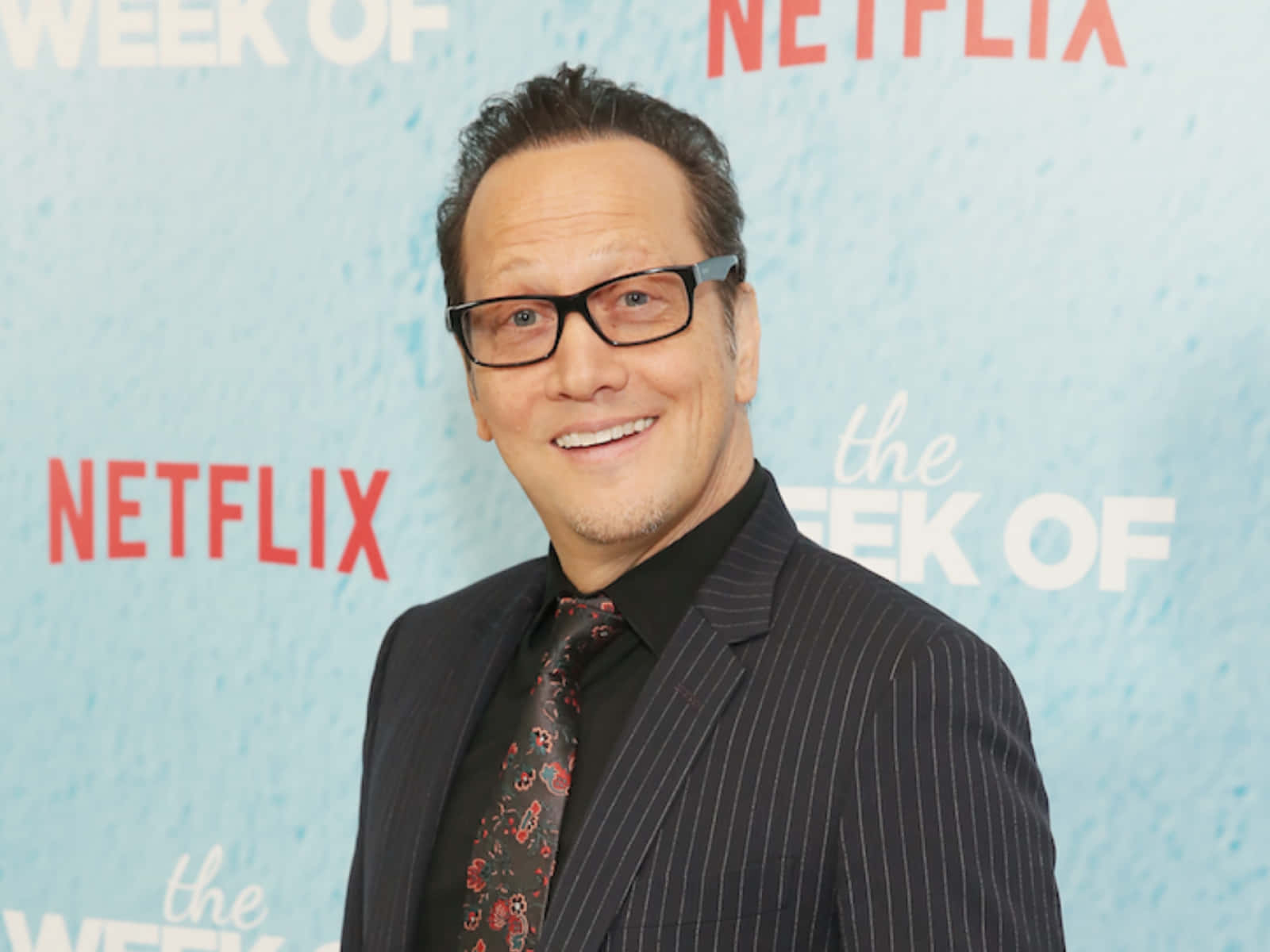Rob Schneider, pinstripe suit, patterned tie, HD Desktop Wallpaper