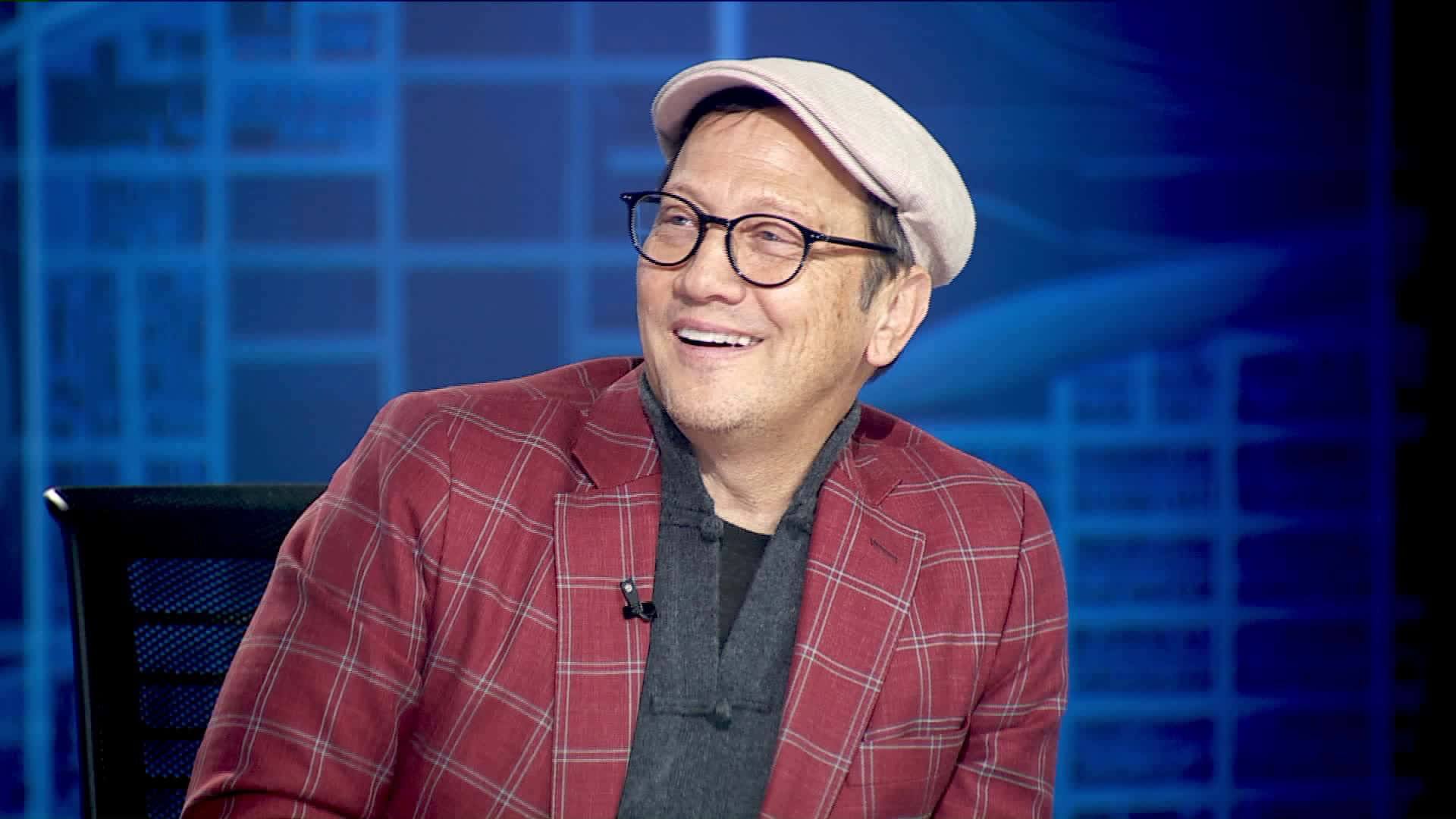 Rob Schneider, red plaid blazer, beige cap, Full HD Desktop Wallpaper