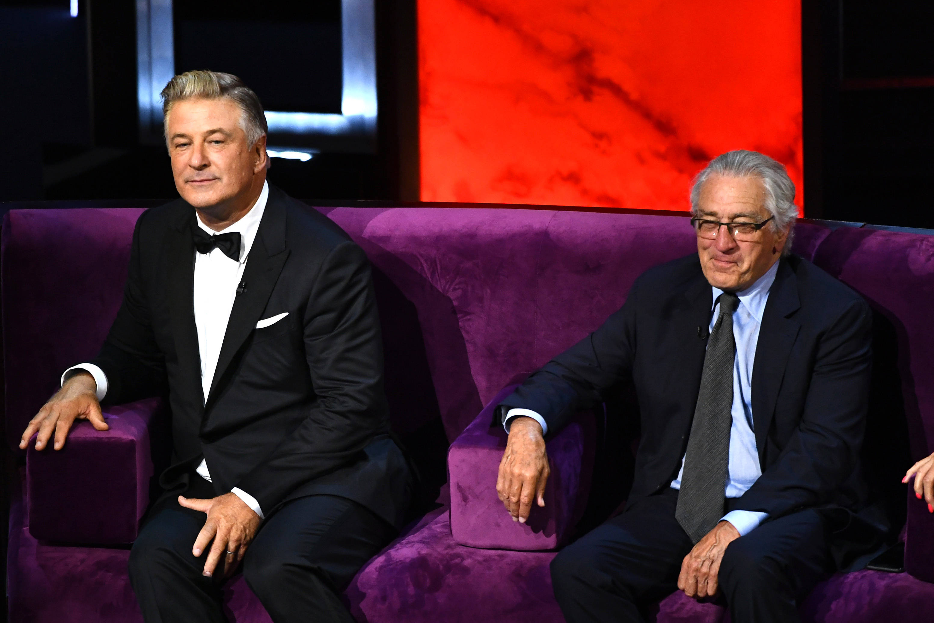 Robert De Niro, purple sofa, formal suits, 2K Desktop Wallpaper