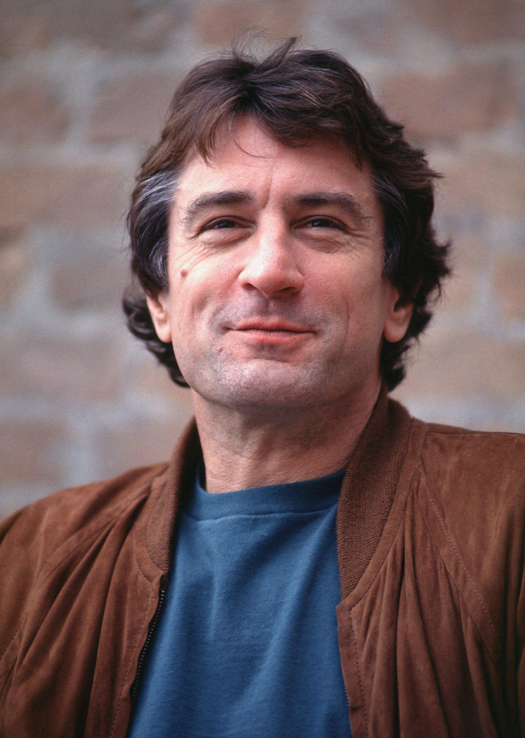 Robert De Niro, brown suede jacket, blue t-shirt, Full HD Phone Wallpaper
