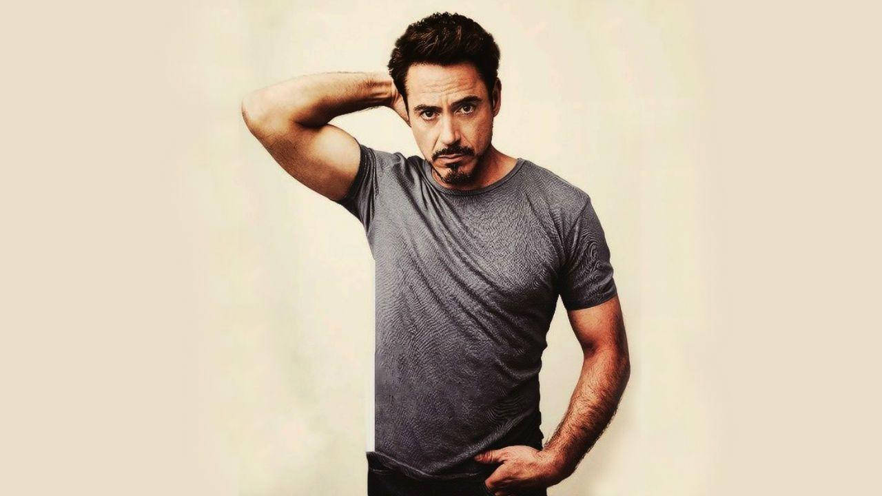 Robert Downey Jr, gray t-shirt, dark hair, HD Desktop Wallpaper