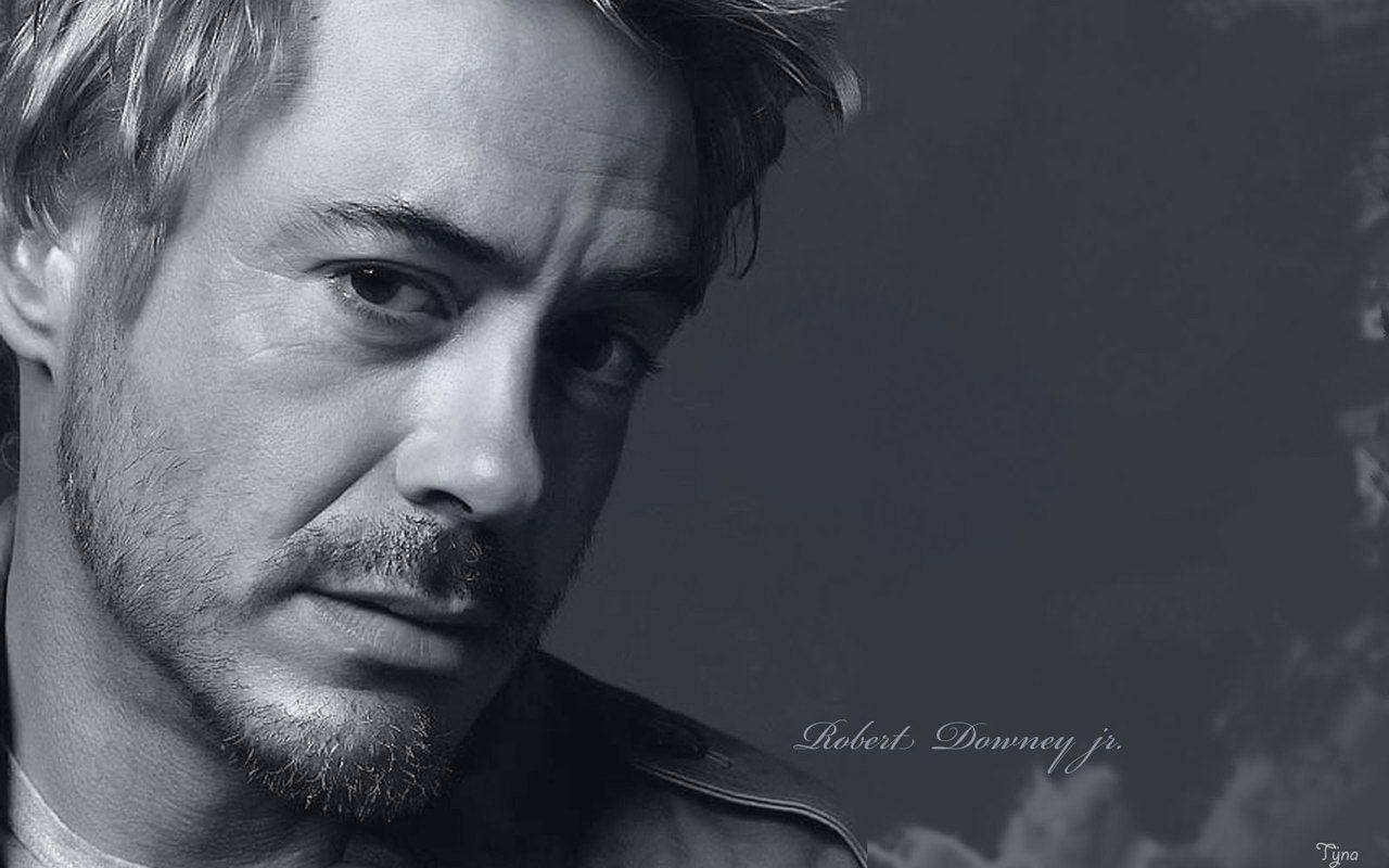 Robert Downey Jr., short facial hair, moody black and white close-up portrait, HD Desktop Wallpaper