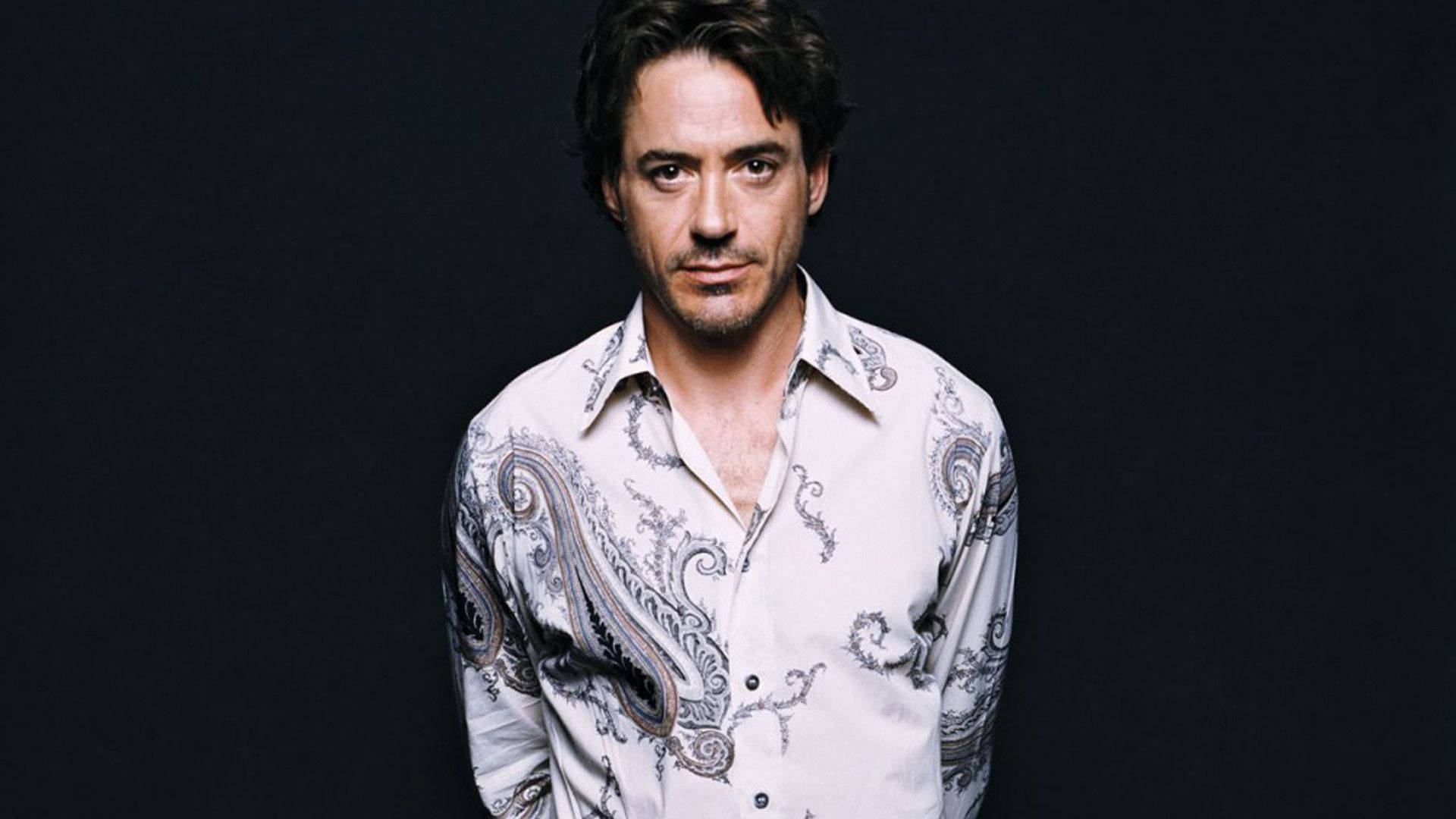 Robert Downey Jr, white polo, dark hair, Full HD Desktop Wallpaper