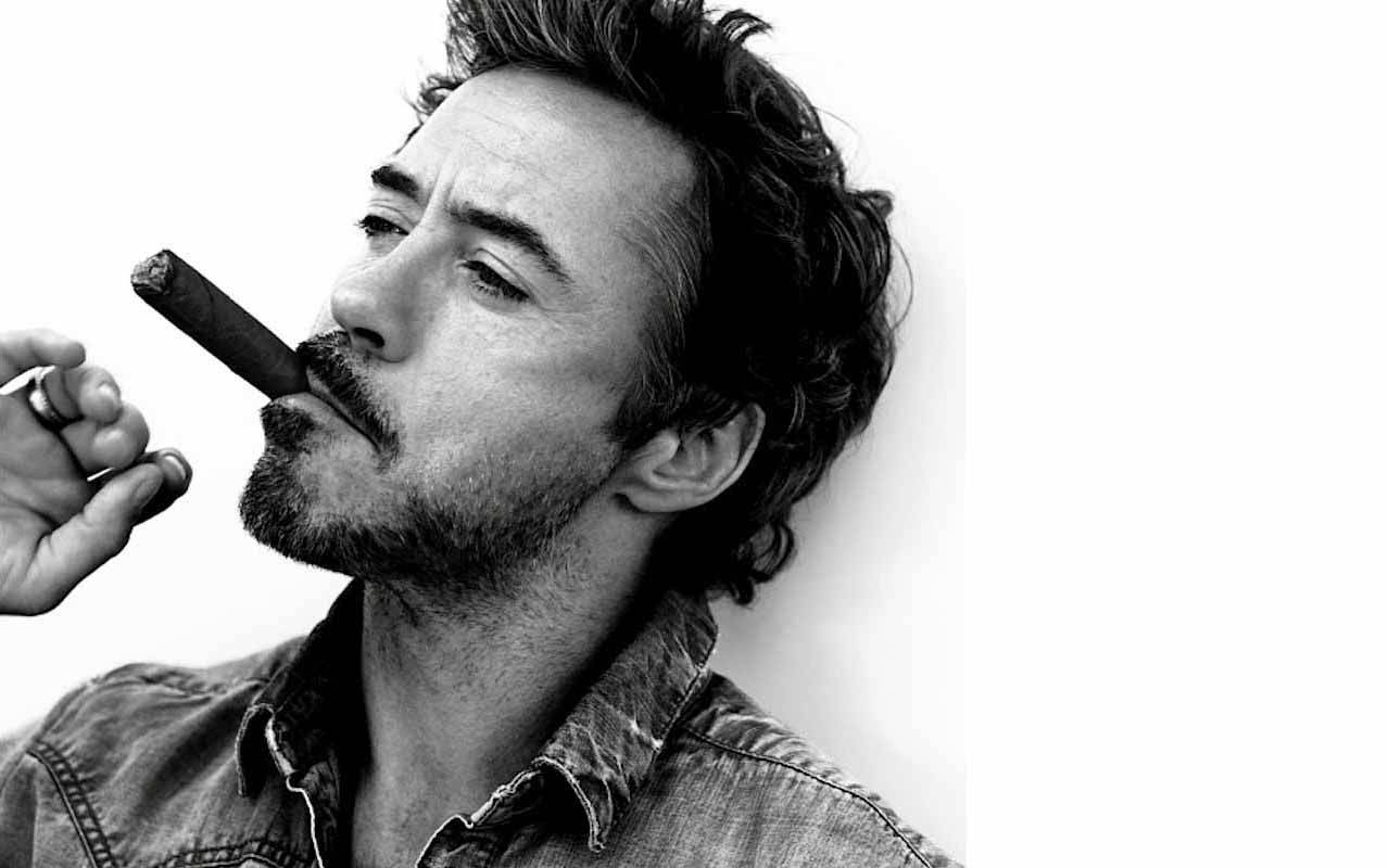 Robert Downey Jr, cigar, mustache, SD Desktop Wallpaper