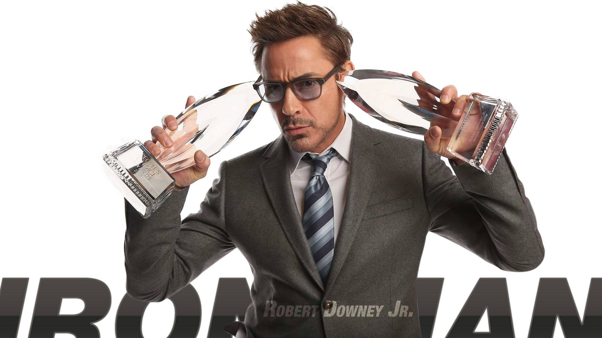 Robert Downey Jr., gray suit, glass trophies, Full HD Desktop Wallpaper