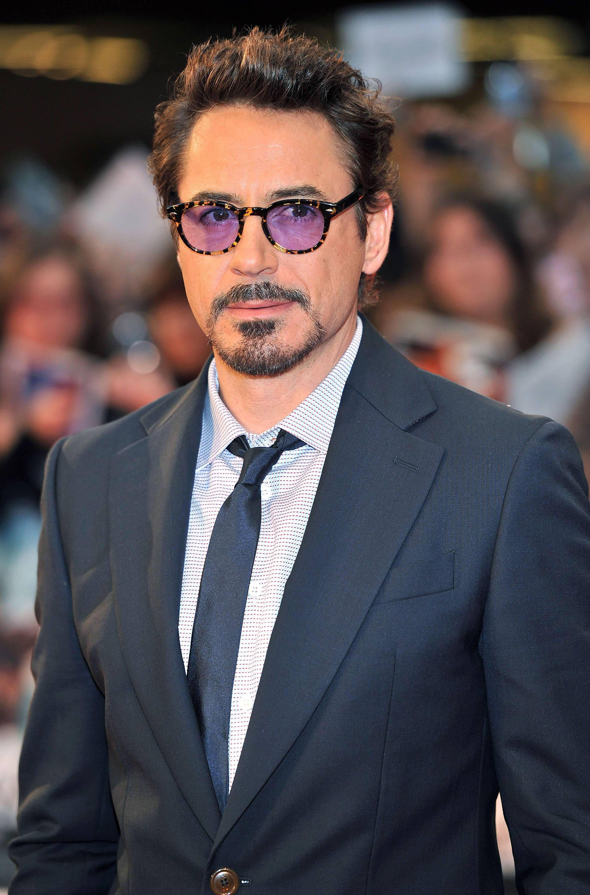 Robert Downey Jr, sharp suit, stylish sunglasses, 2K Phone Wallpaper