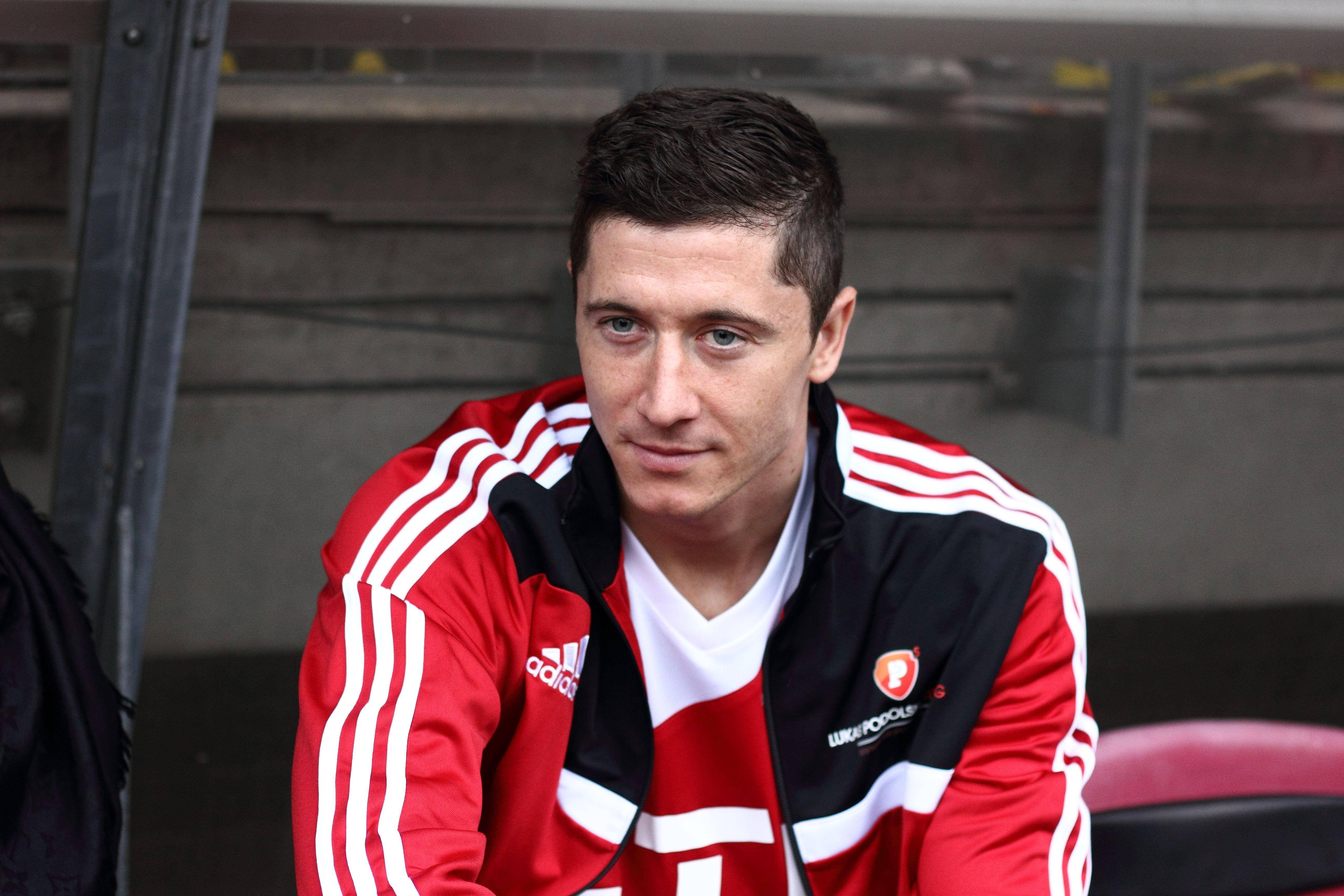 Robert Lewandowski, red and black Adidas tracksuit, bench, 5K Desktop Wallpaper
