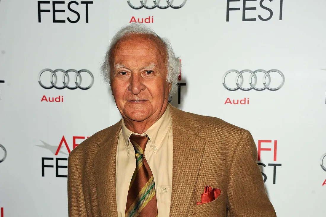 Robert Loggia