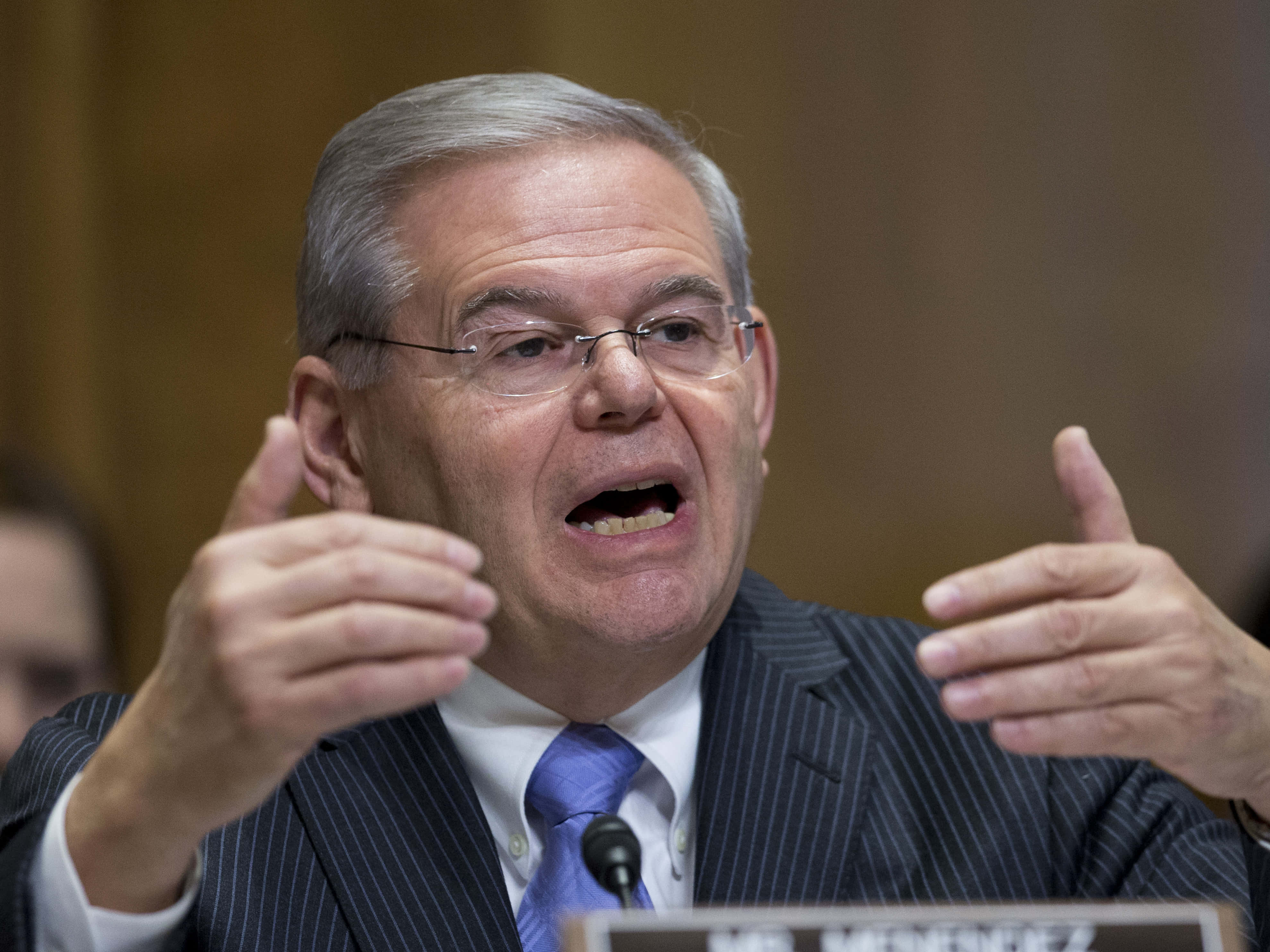 Robert Menendez, pinstripe suit, glasses, 4K Desktop Wallpaper