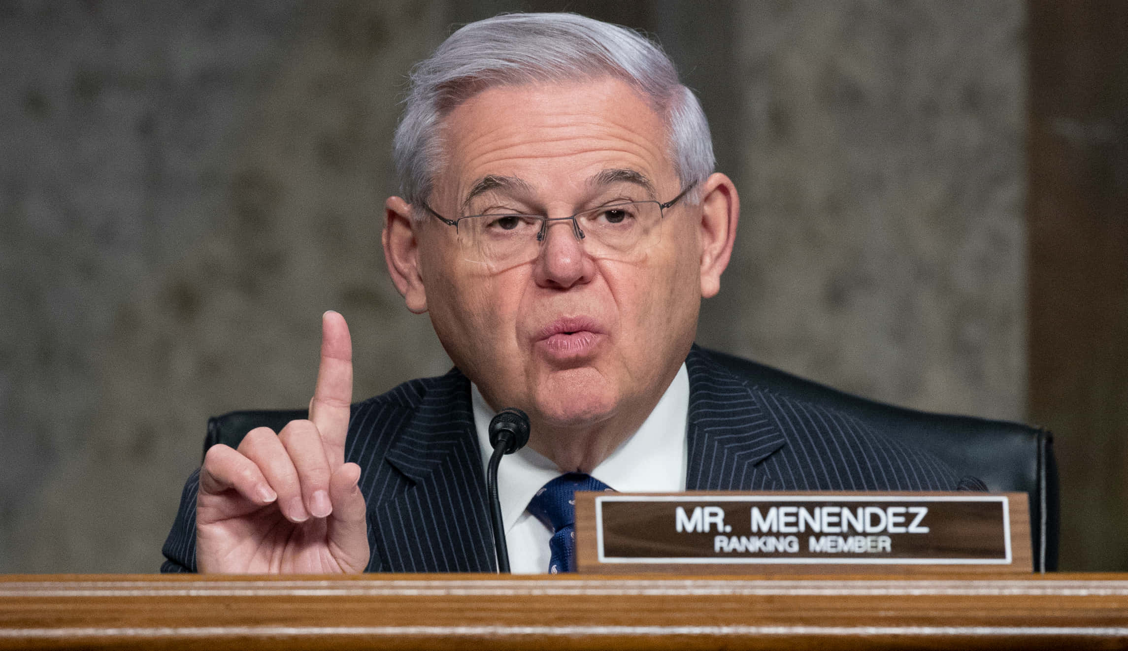 Robert Menendez, suit, glasses, Full HD Desktop Wallpaper