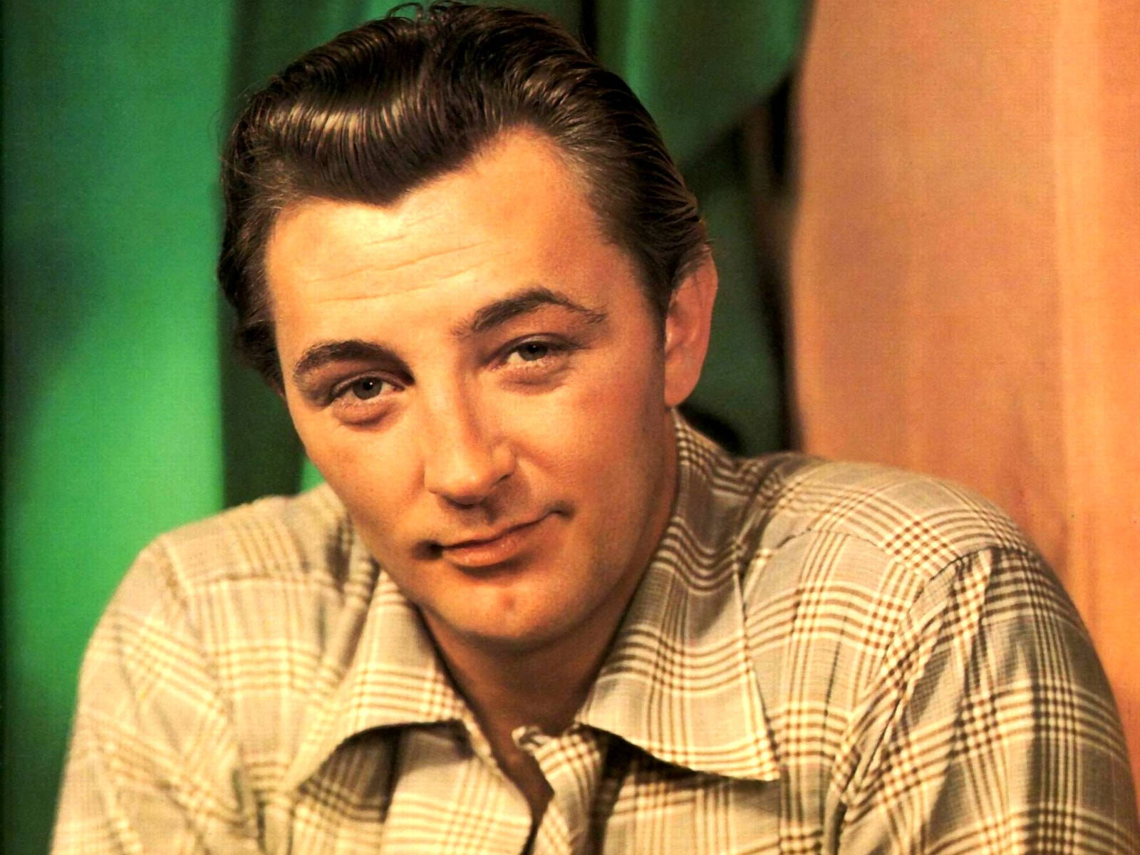 Robert Mitchum, plaid shirt, green background, HD Desktop Wallpaper