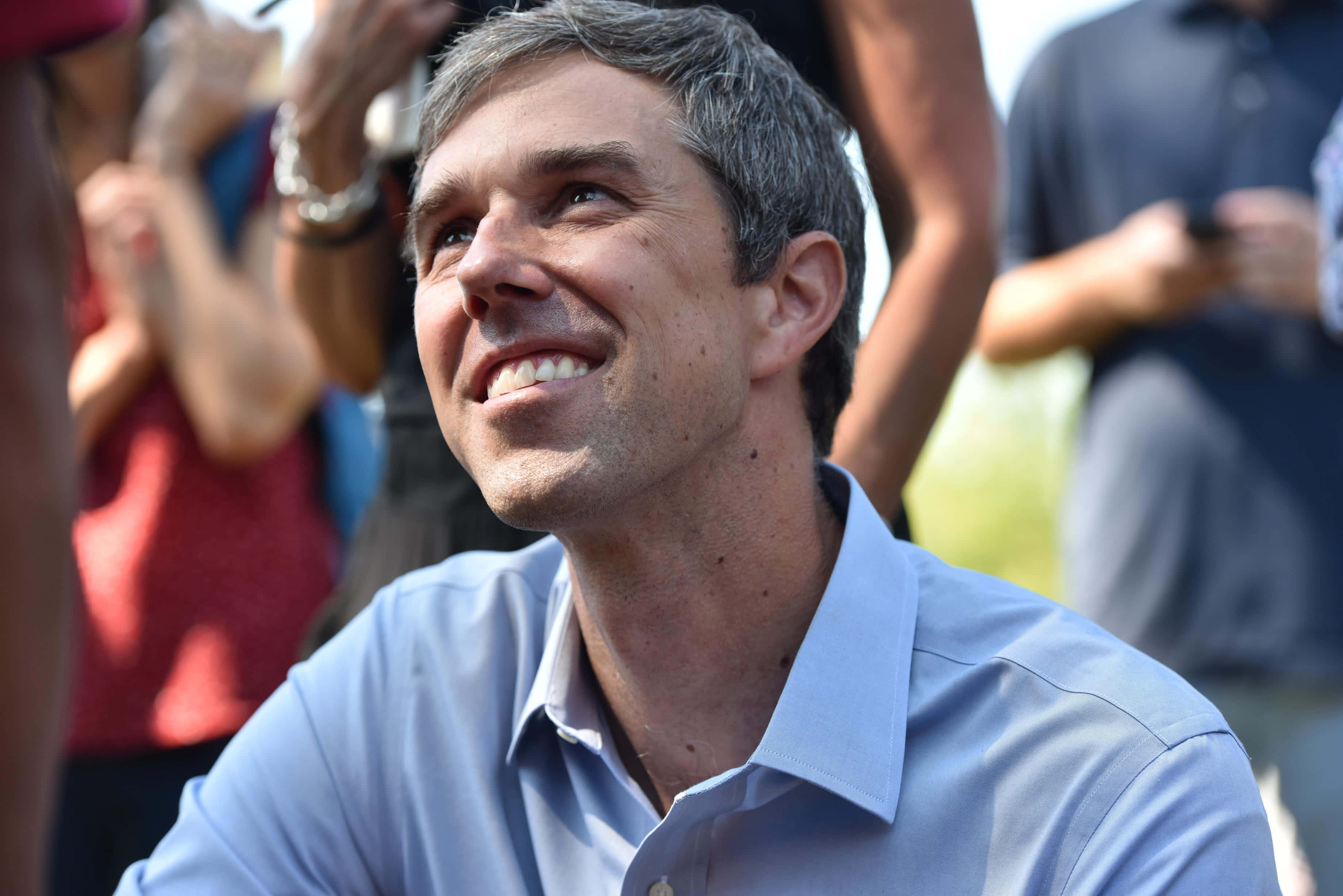 Robert O'rourke, light blue shirt, gray hair, 2K Desktop Wallpaper