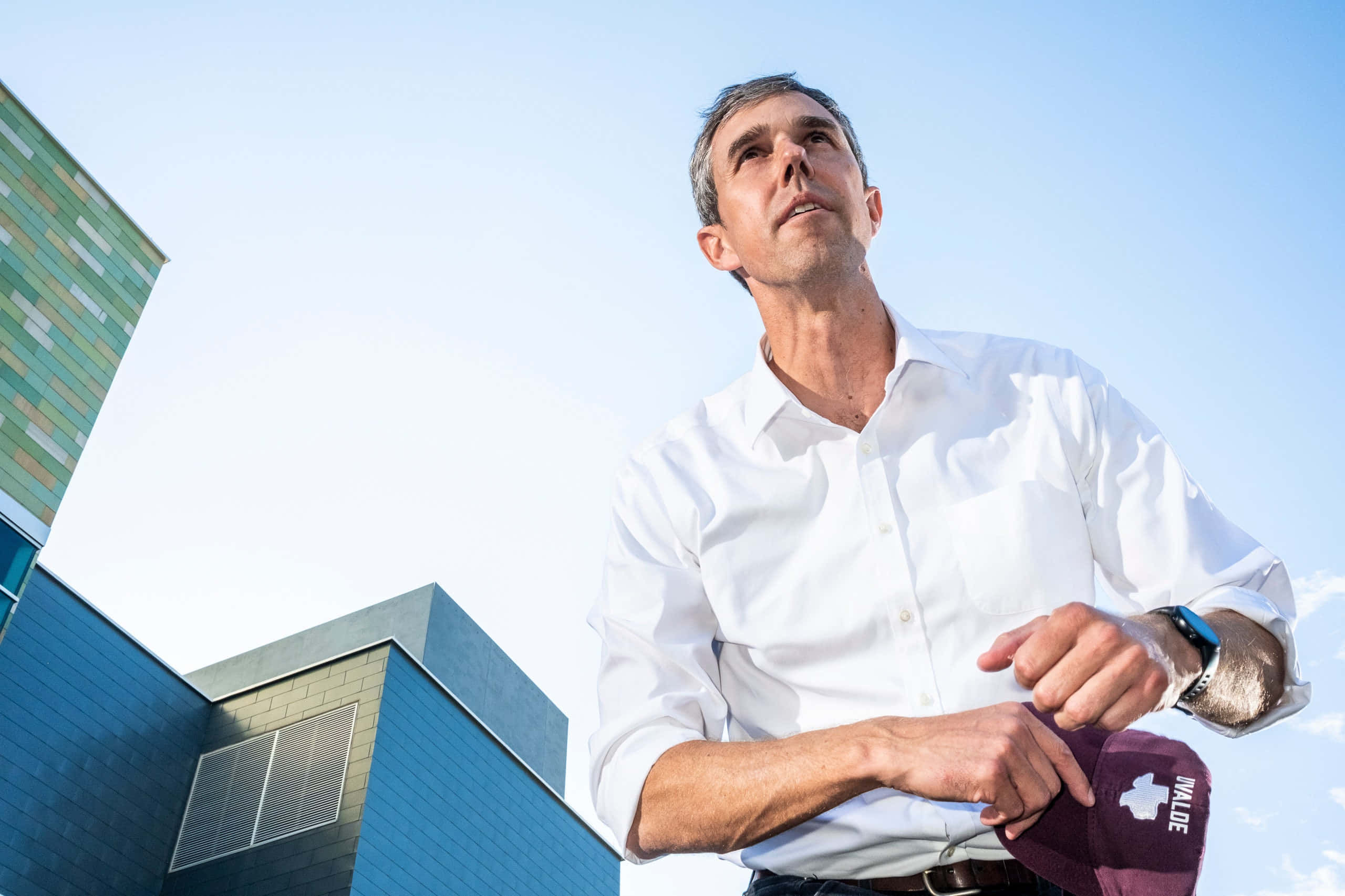 Robert O'rourke, white shirt, maroon cap, 2K Desktop Wallpaper