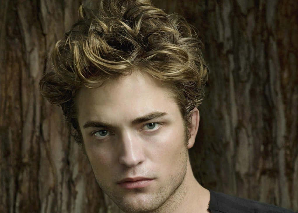 Robert Pattinson, tousled blonde hair, intense blue eyes, SD Desktop Wallpaper