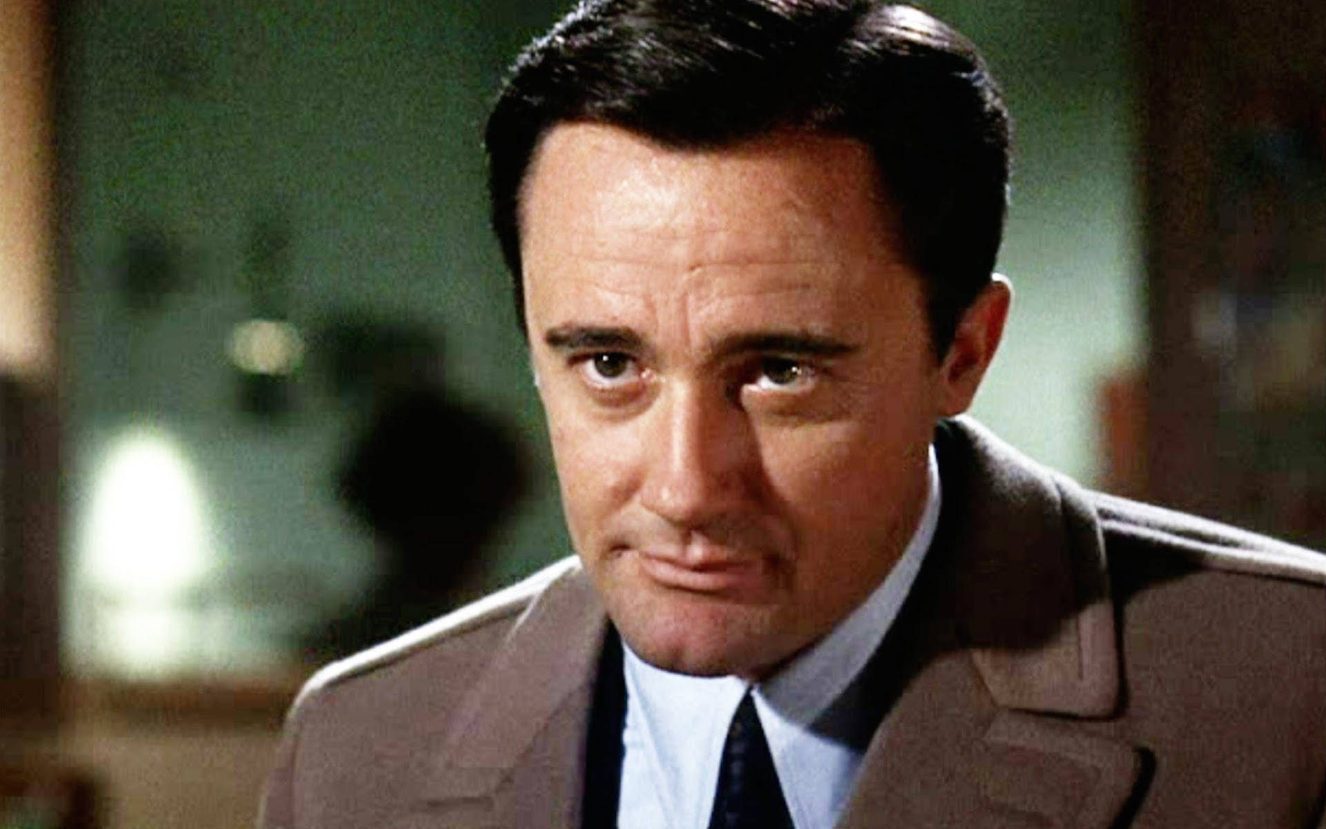 Robert Vaughn, 1968 Bullitt, brown suit, Full HD Desktop Wallpaper