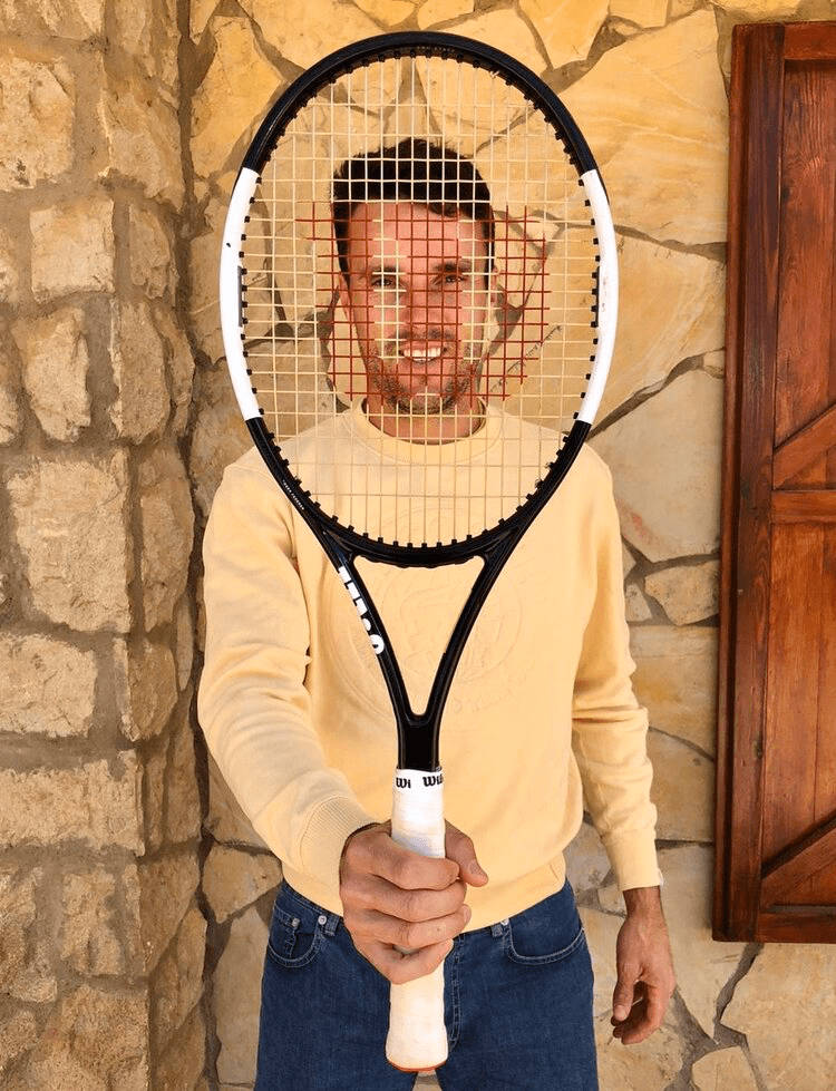 Roberto Bautista Agut, yellow sweater, tennis racket, SD Phone Wallpaper