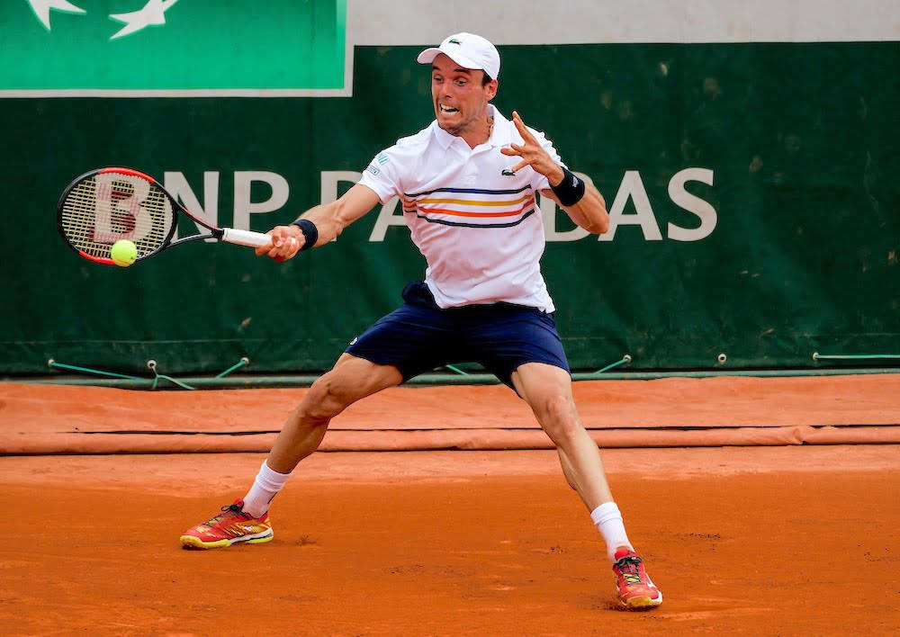 Roberto Bautista Agut, forehand stroke, clay court, SD Desktop Wallpaper