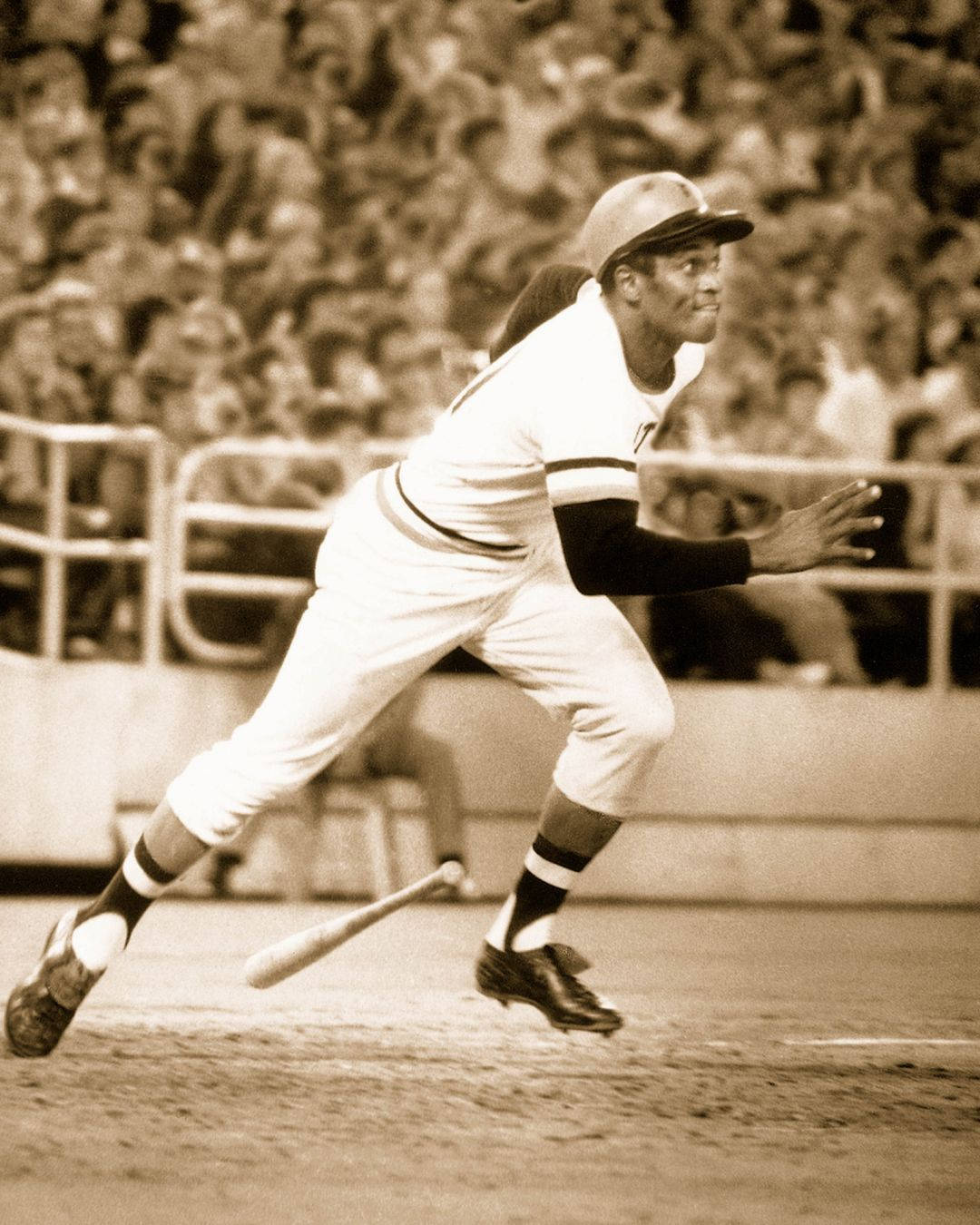 Roberto Clemente, baseball player, mid-swing, HD Phone Wallpaper