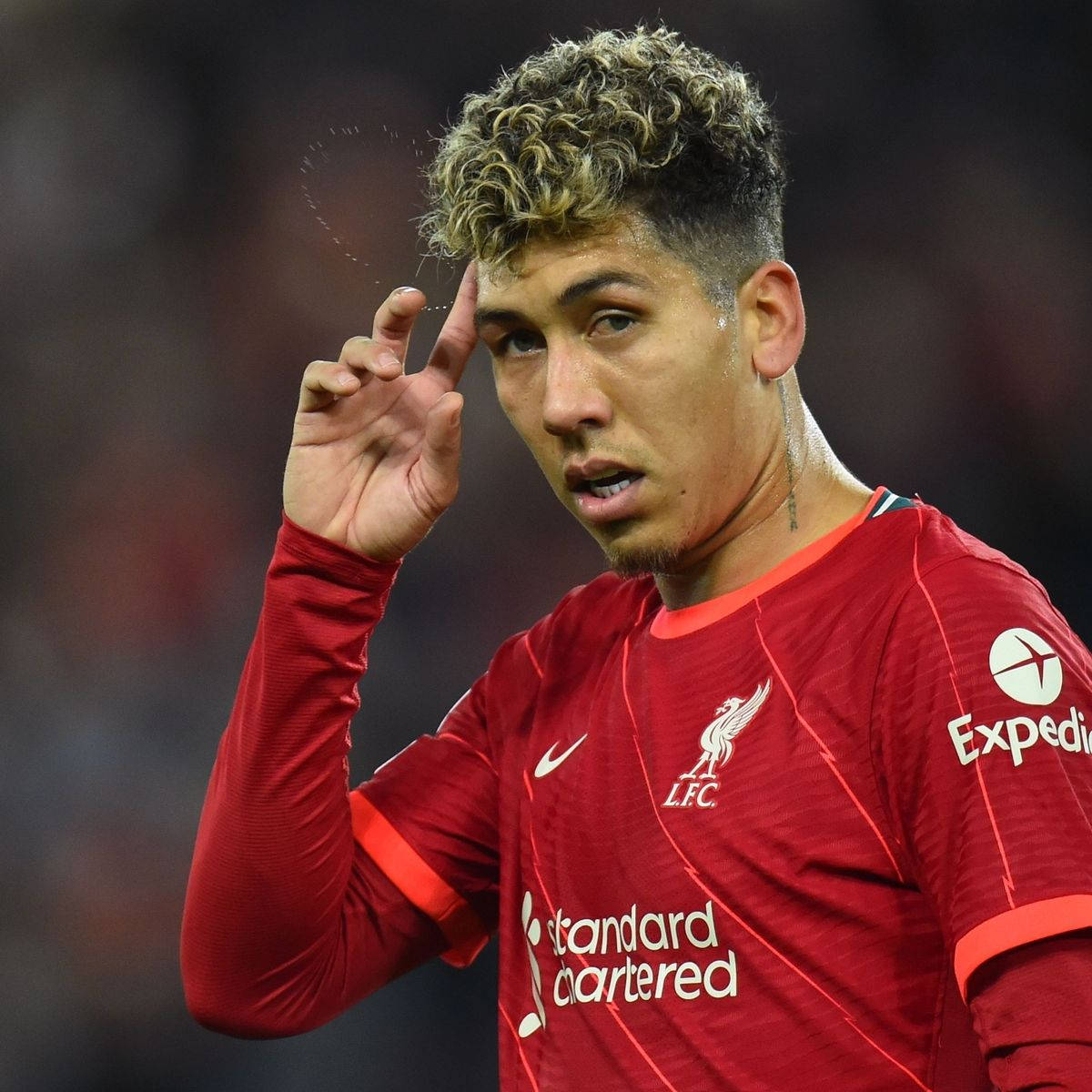 Roberto Firmino, red Liverpool jersey, sweat, SD Desktop Wallpaper
