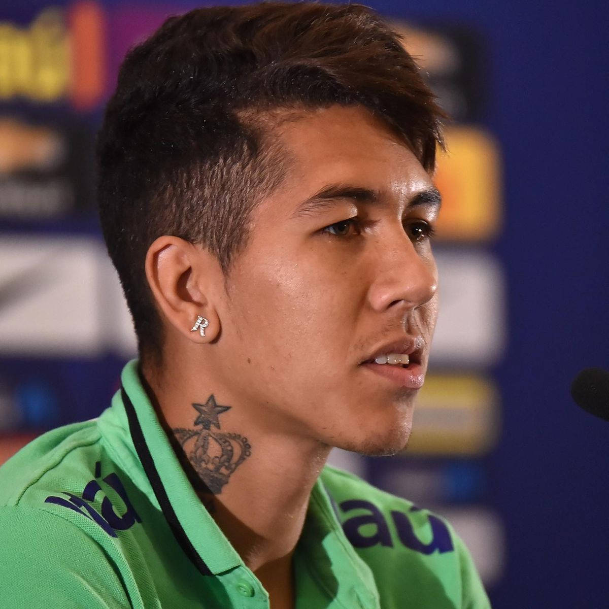 Roberto Firmino, green polo shirt, press conference, SD Desktop Wallpaper