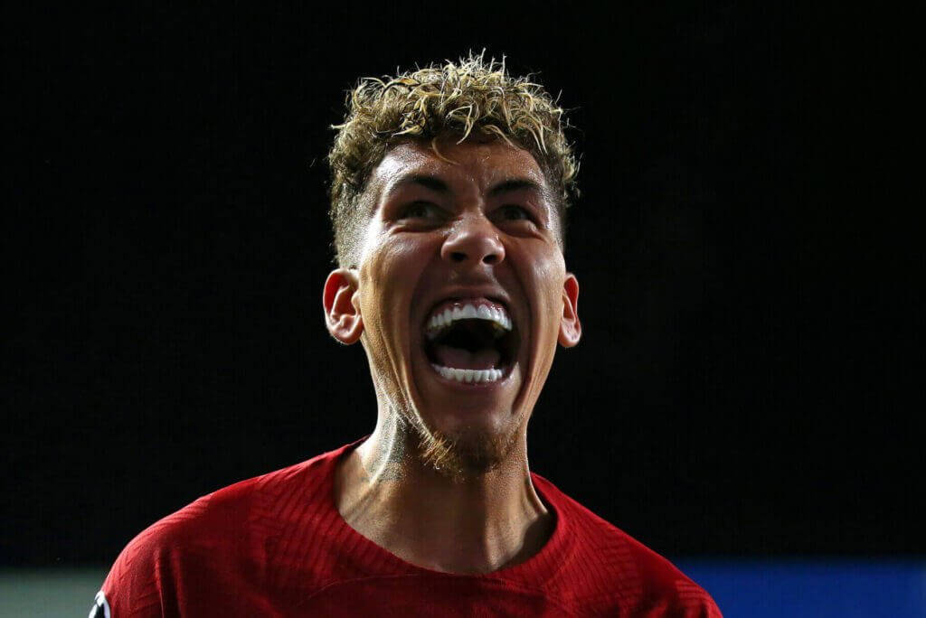 Roberto Firmino, red jersey, dark background, SD Desktop Wallpaper