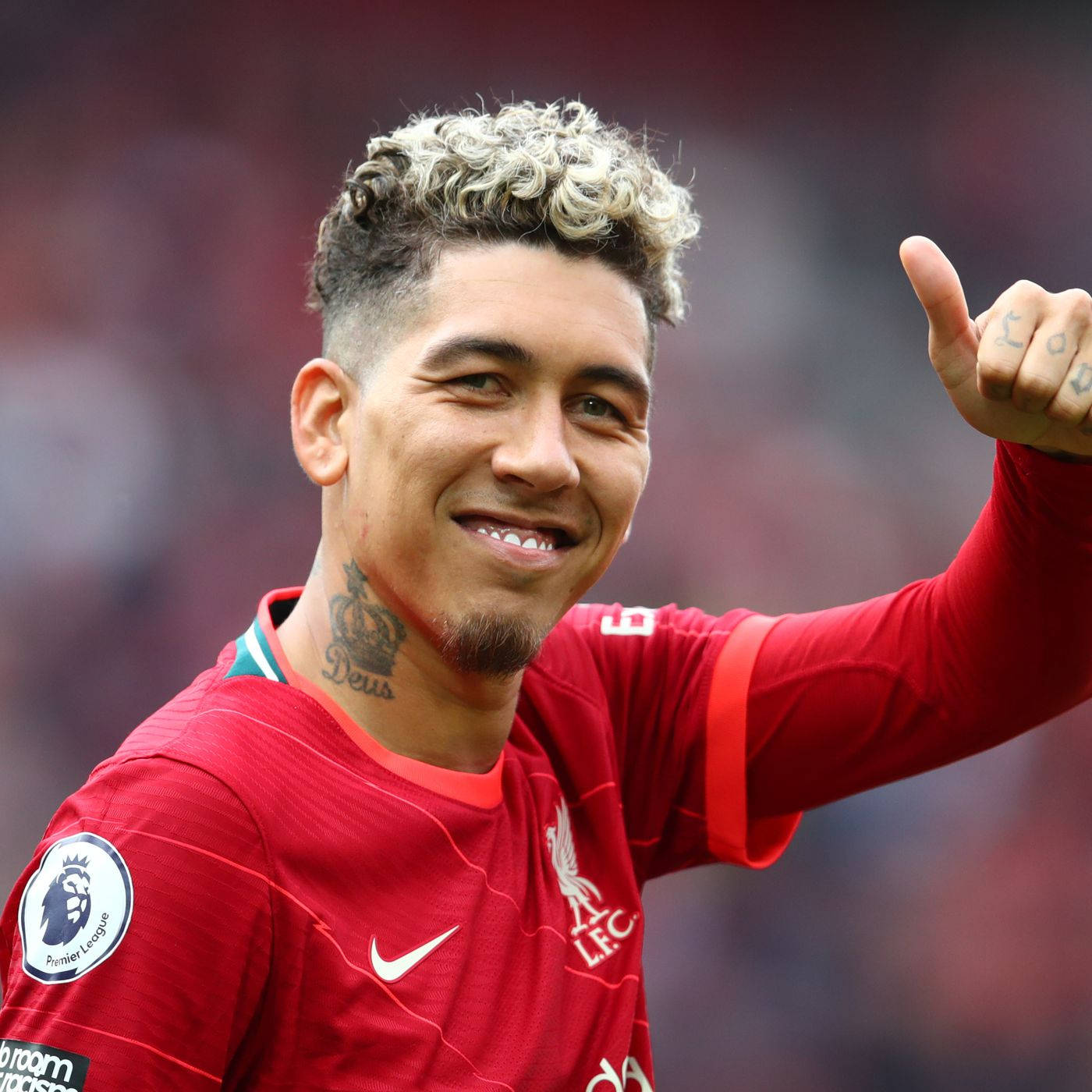 Roberto Firmino, red Liverpool jersey, stadium, HD Desktop Wallpaper