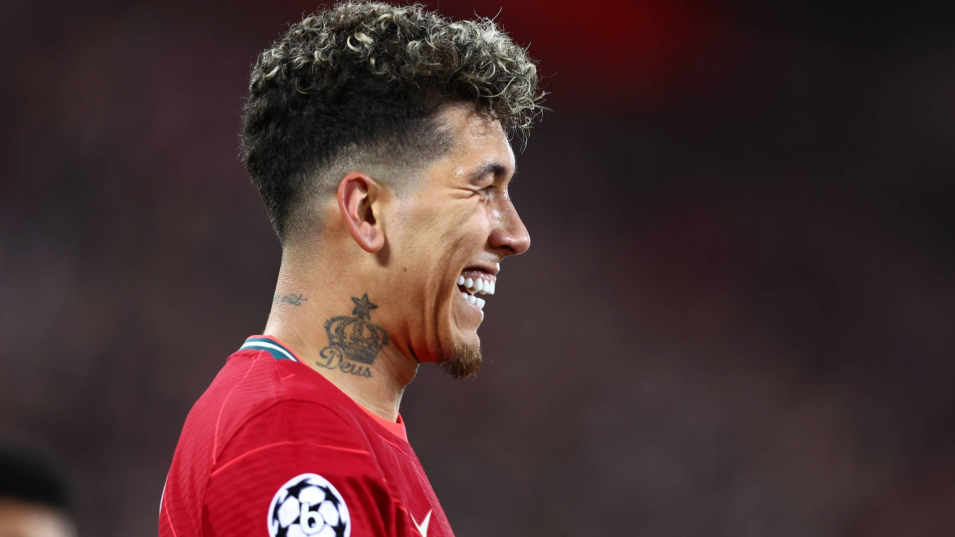 Roberto Firmino, red jersey, crown tattoo, Full HD Desktop Wallpaper