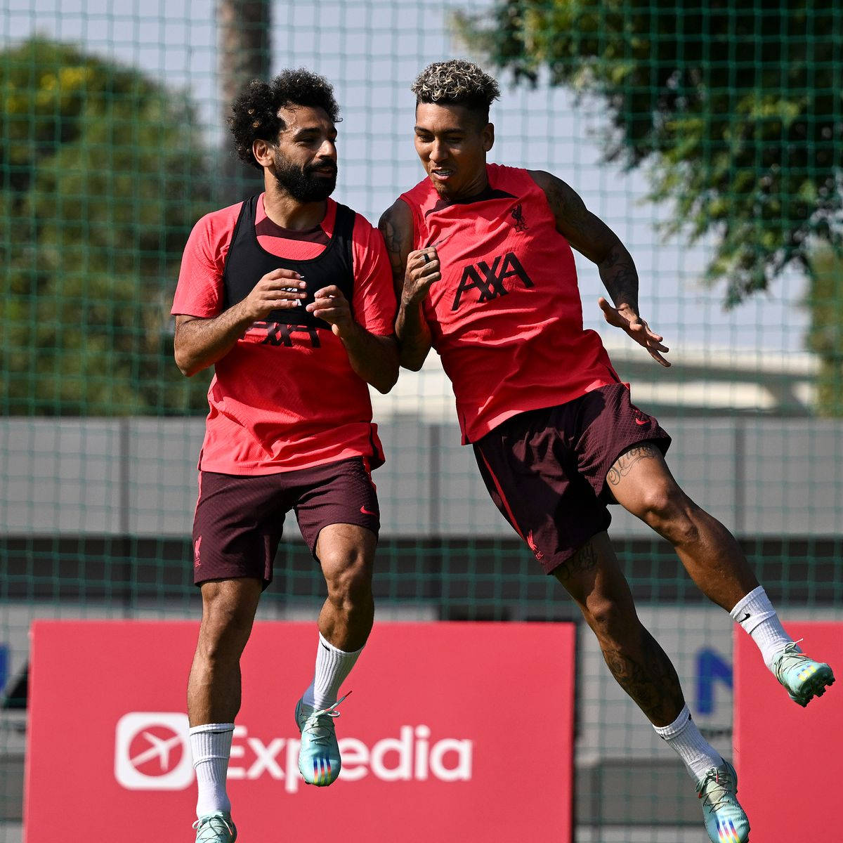 Roberto Firmino, red training gear, sunny outdoor session, SD Desktop Wallpaper