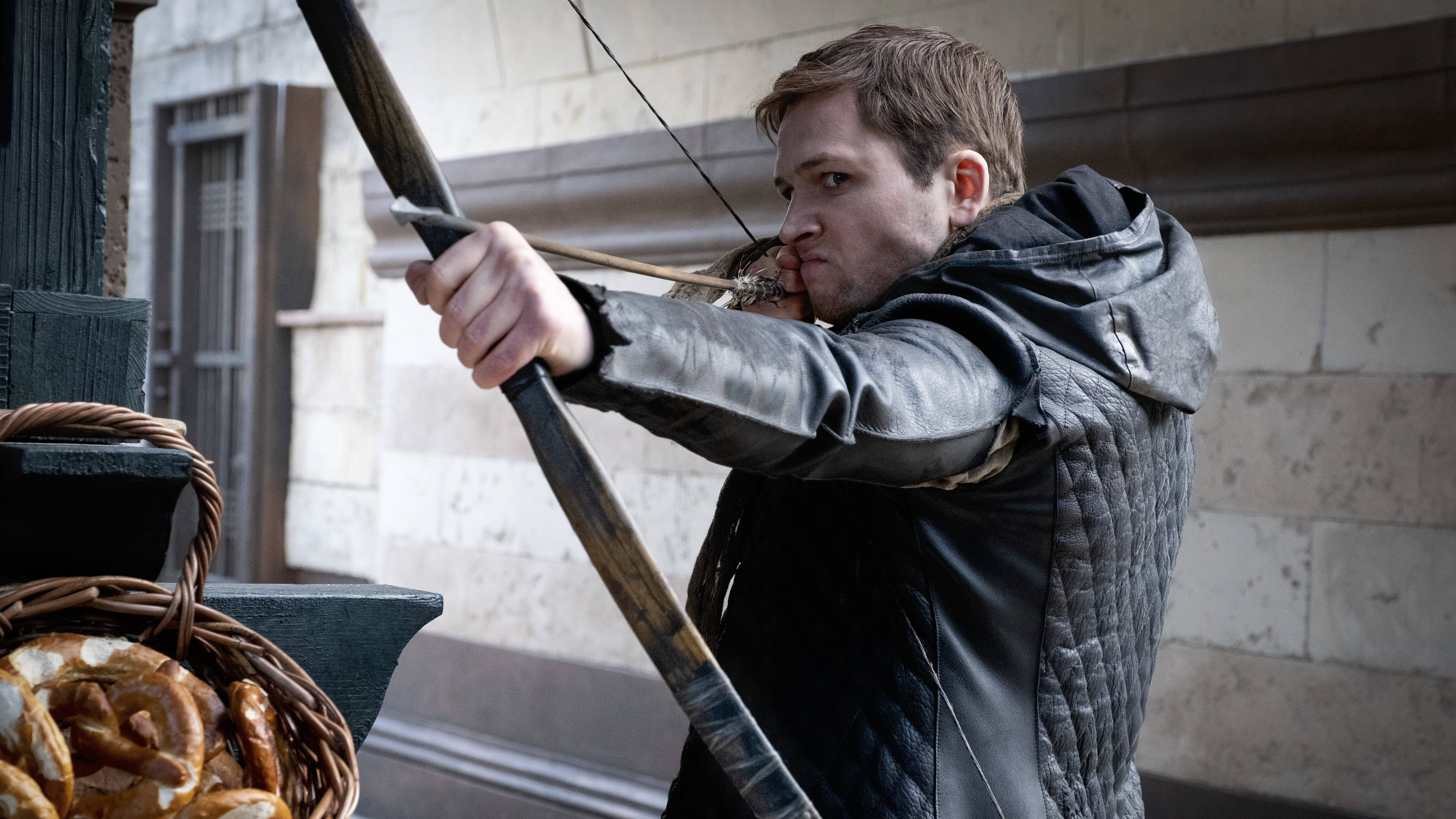 Robin Hood, bow, dark quilted jacket, 8K Desktop Wallpaper
