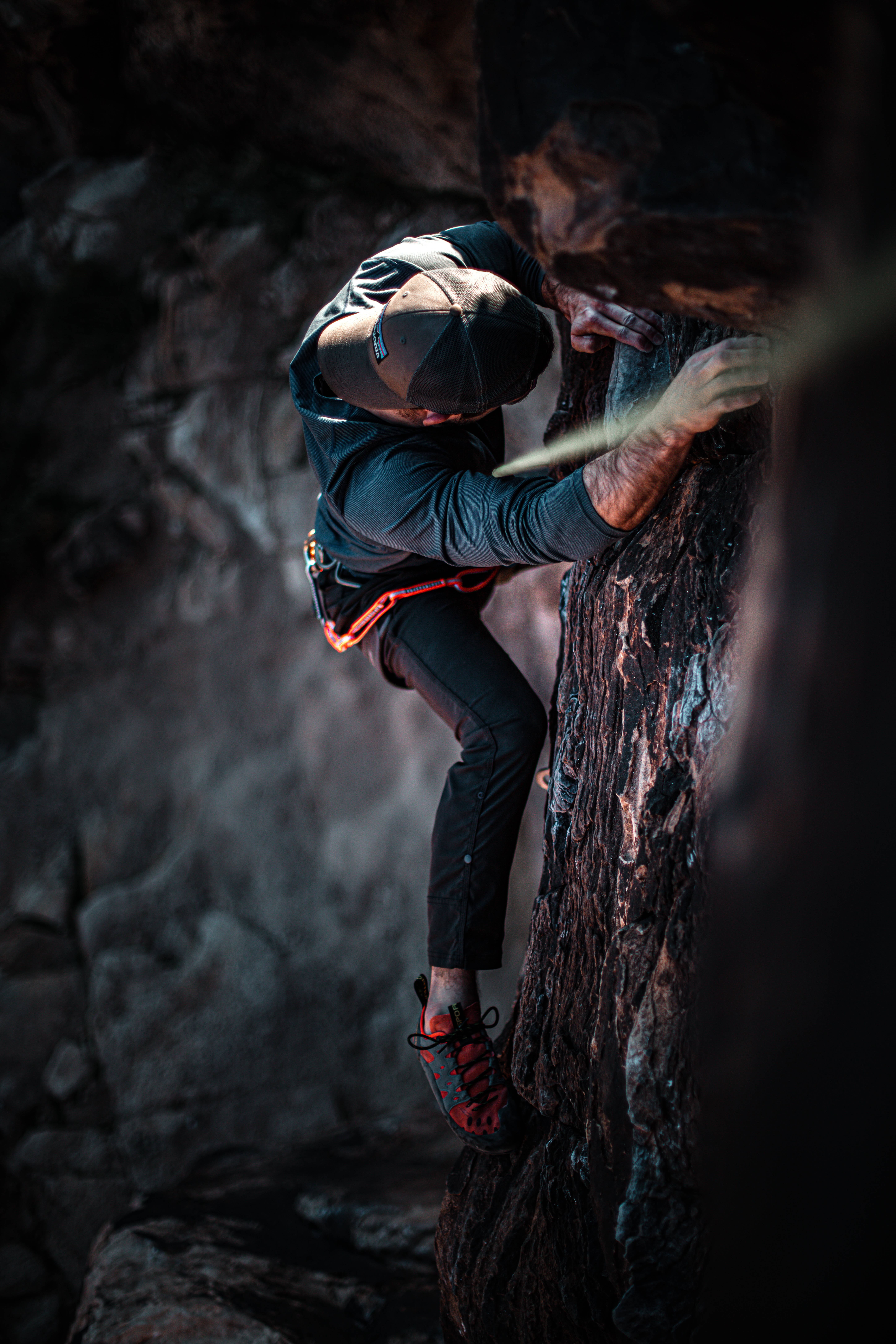 dark rock structure, rugged rock face, dark gear, 8K Phone Wallpaper