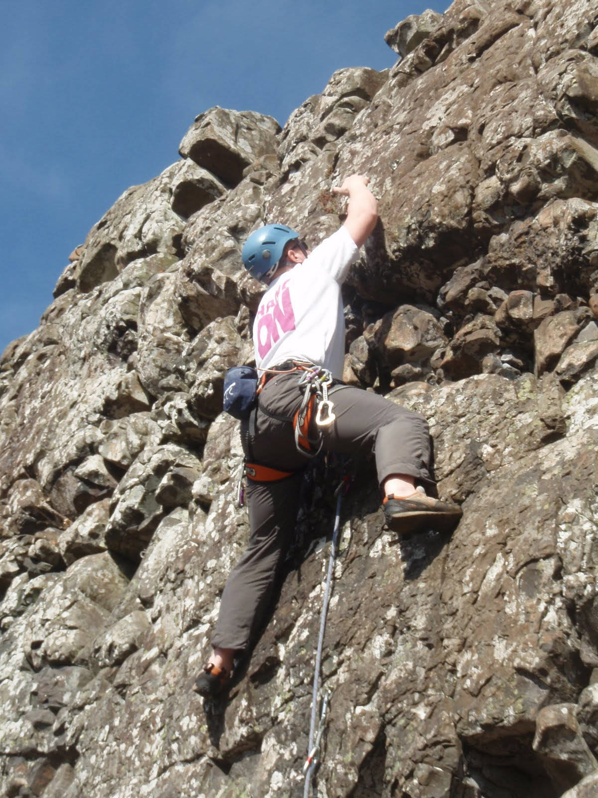steep rock formation, sport climbing, blue helmet, HD Phone Wallpaper