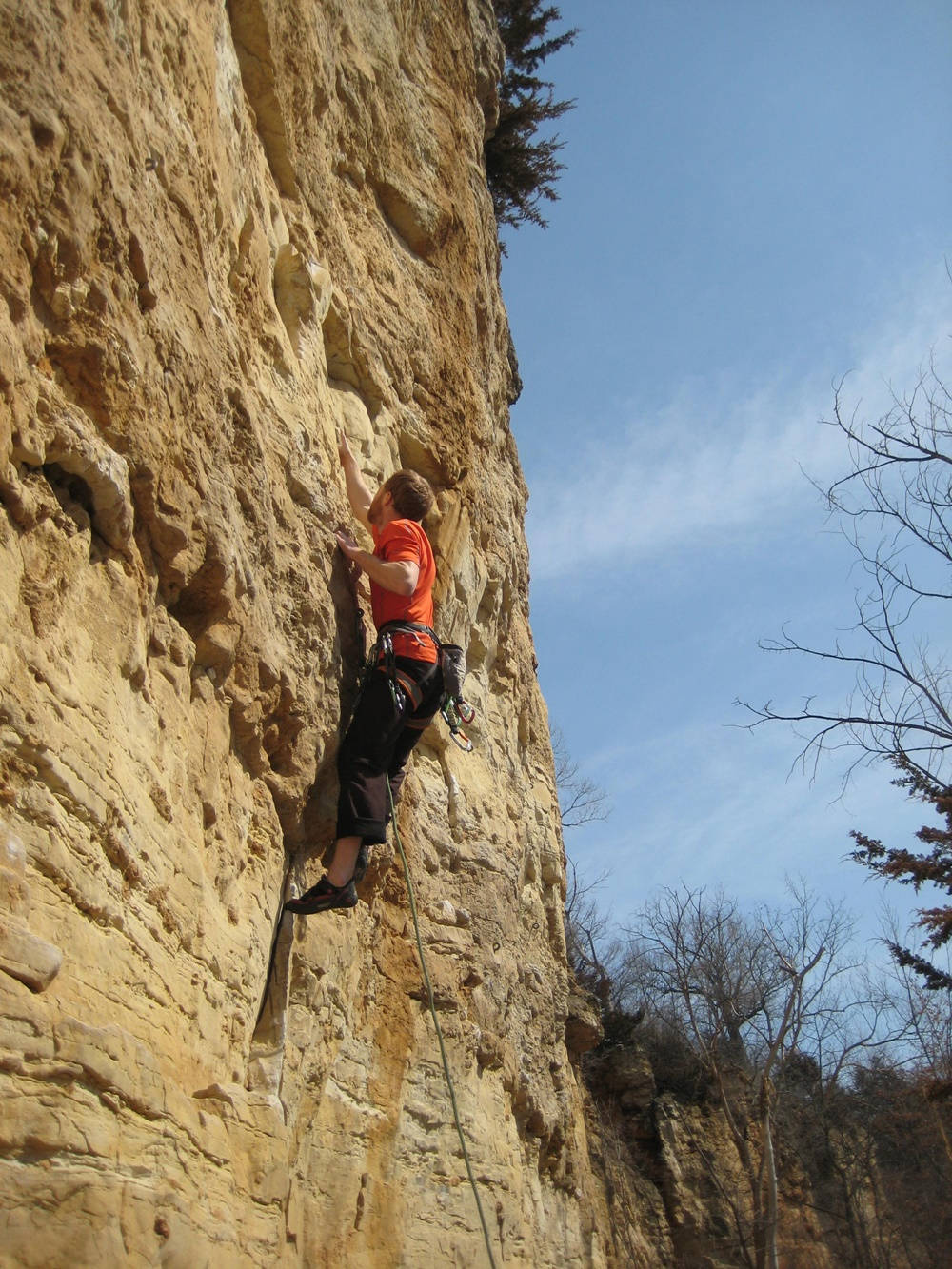 vertical ascend, sport climbing, orange shirt, HD Phone Wallpaper