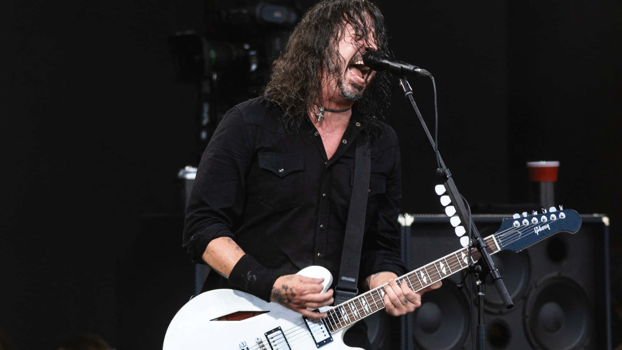 rock musician, long dark hair, white electric guitar, Full HD Desktop Wallpaper