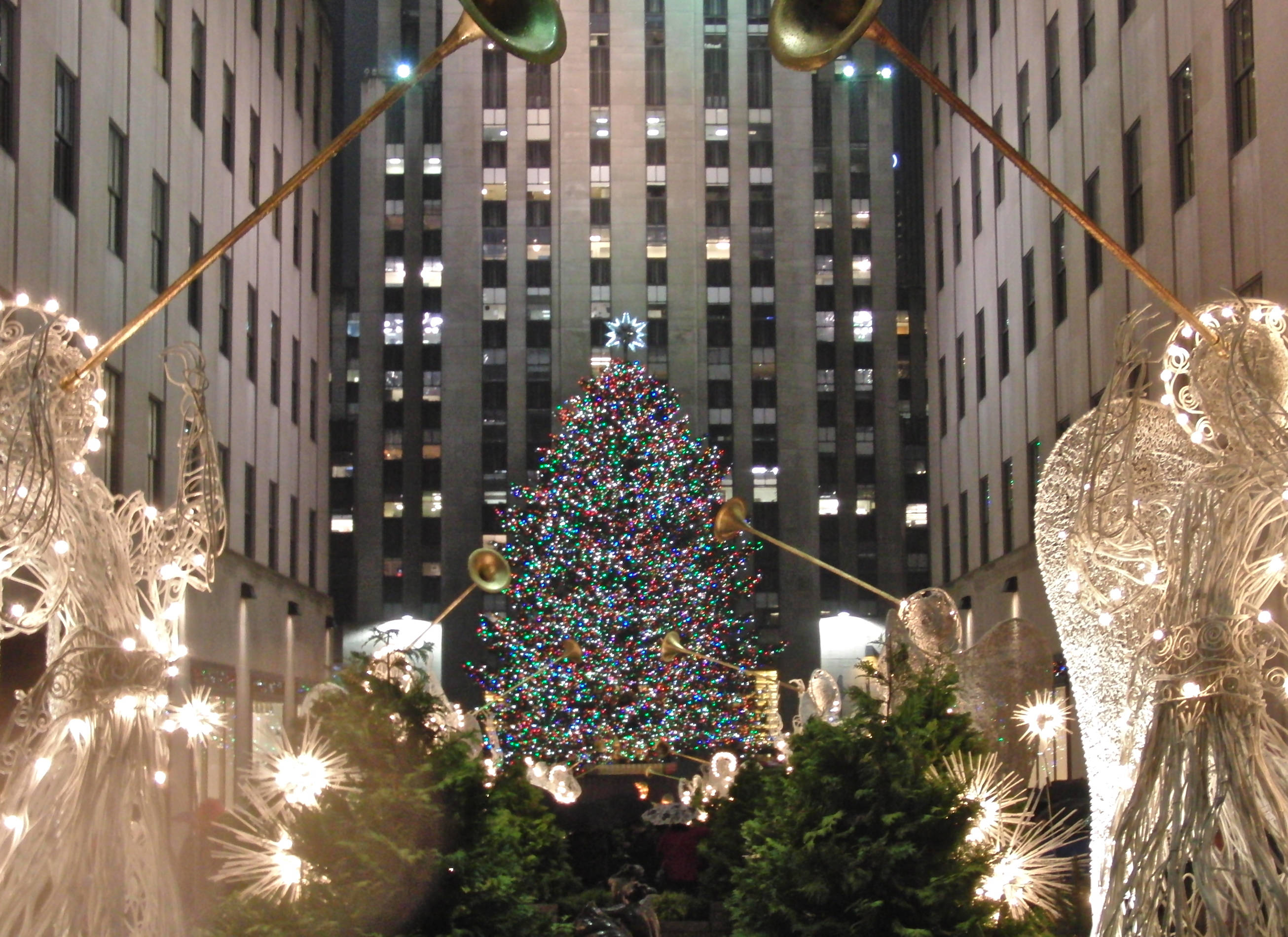 Rockefeller Center, Christmas tree, colorful lights, 2K Desktop Wallpaper