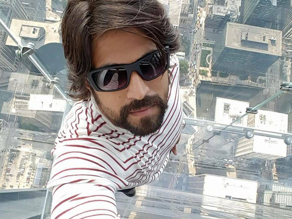 Rocking Star Yash, glass floor, cityscape, SD Desktop Wallpaper