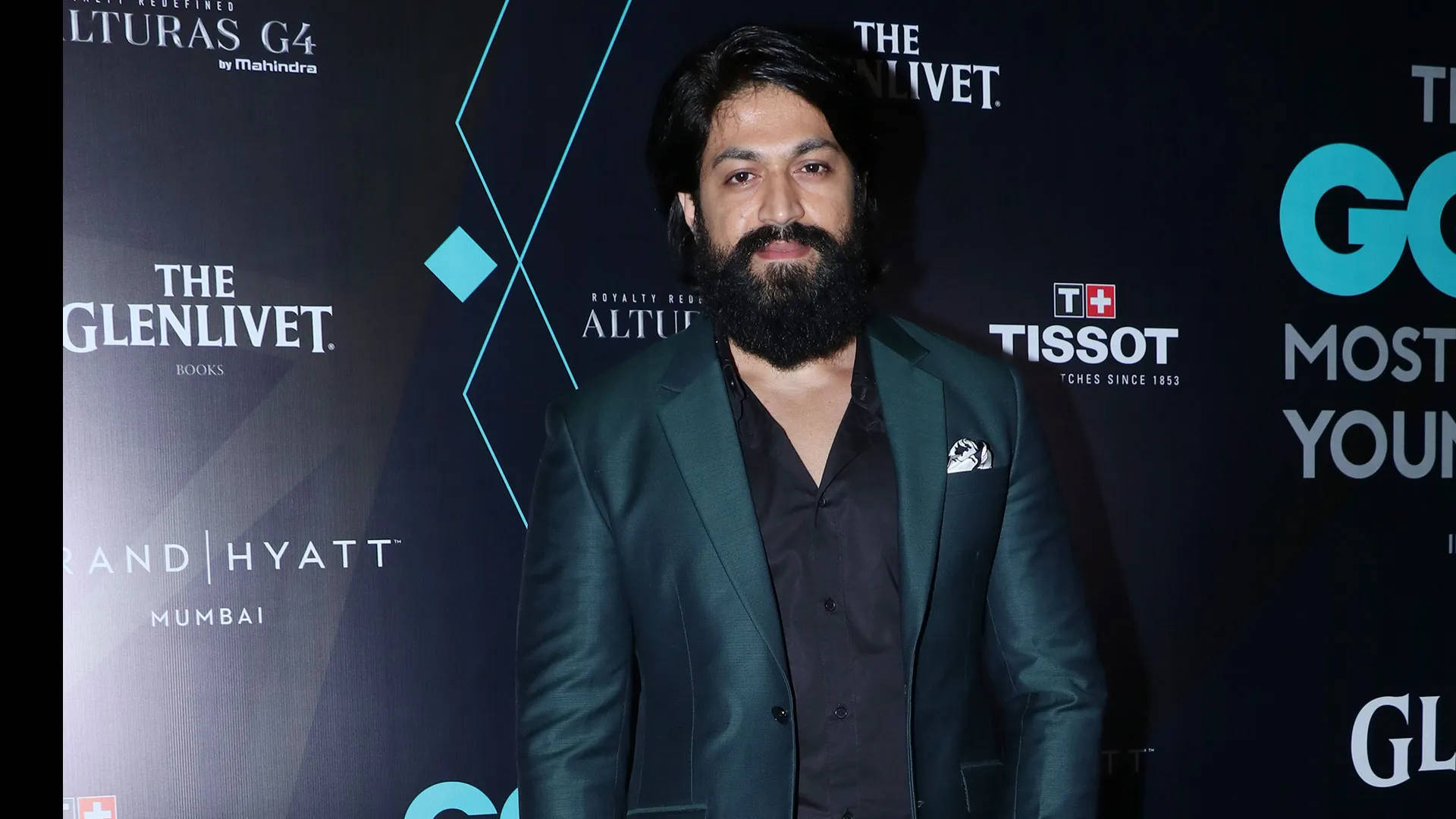 Rocking Star Yash, red carpet, dark green blazer, Full HD Desktop Wallpaper