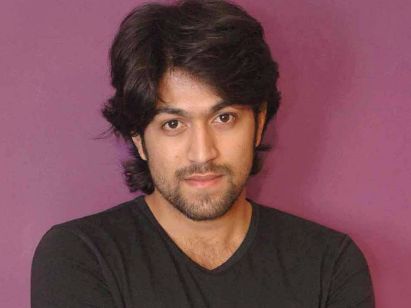 Rocking Star Yash, black t-shirt, dark wavy hair, HD Desktop Wallpaper