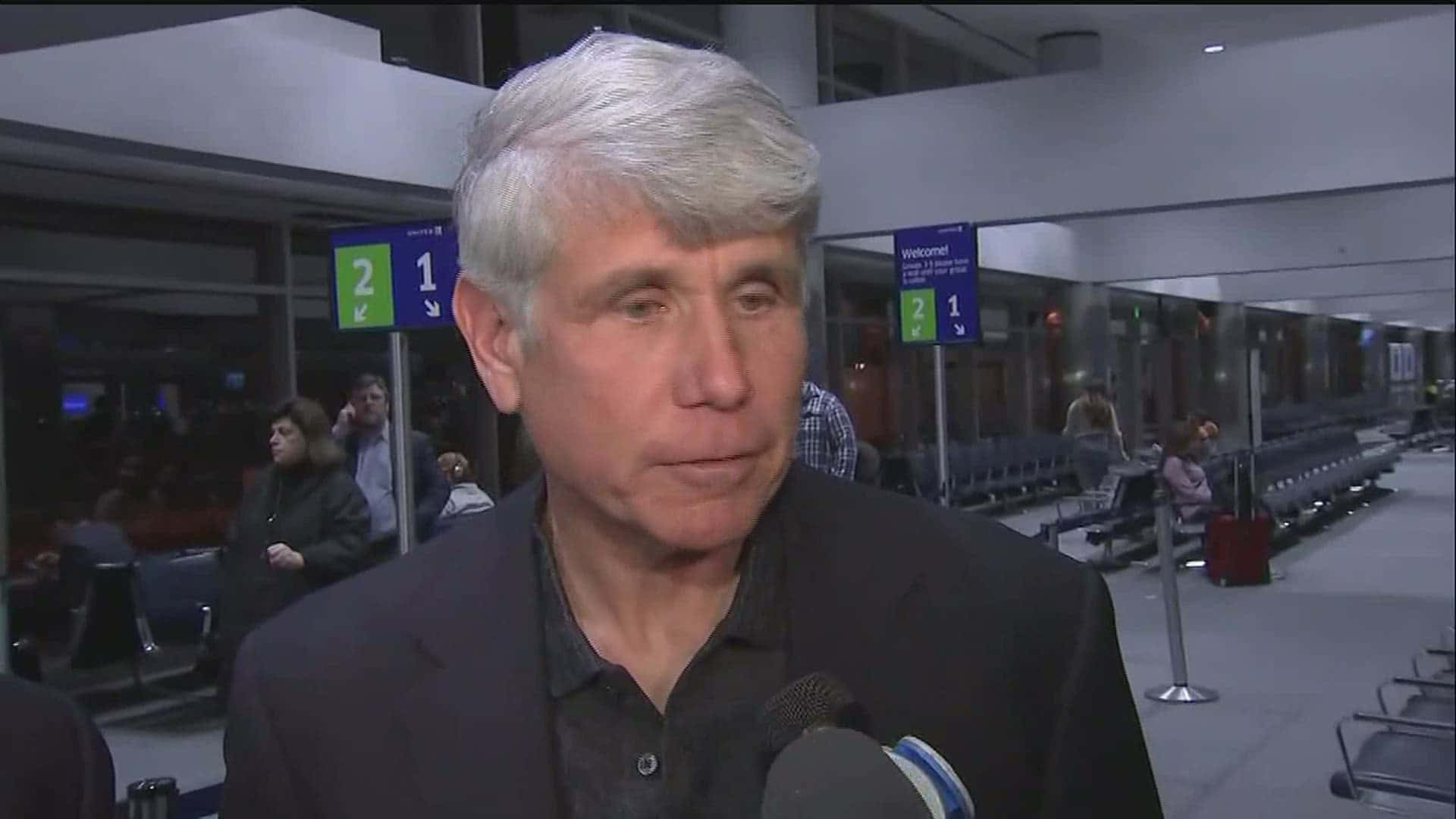 Rod Blagojevich, airport terminal, microphone, Full HD Desktop Wallpaper