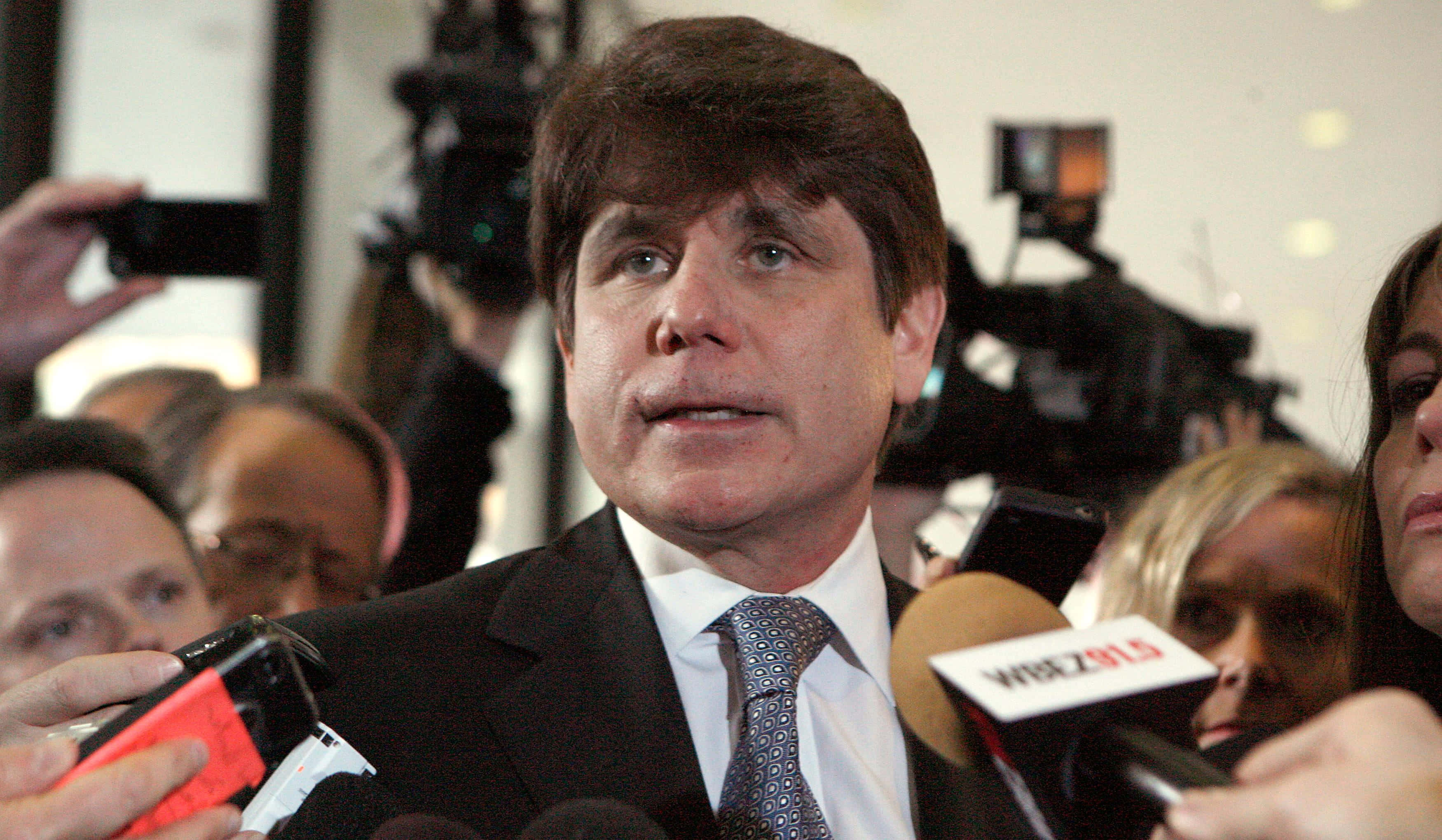 Rod Blagojevich, suit and tie, reporters, 2K Desktop Wallpaper